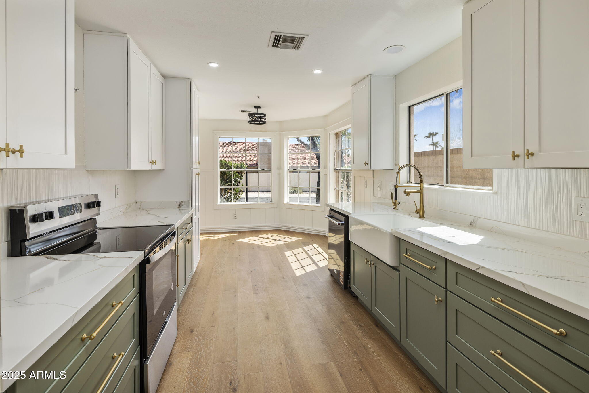 11248 E SUNNYSIDE Drive