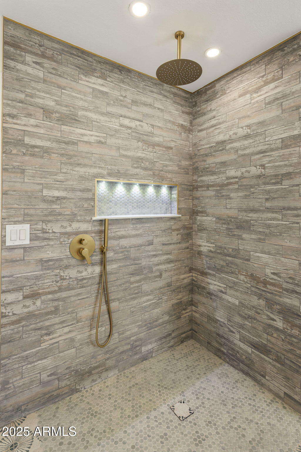 11248 E SUNNYSIDE Drive