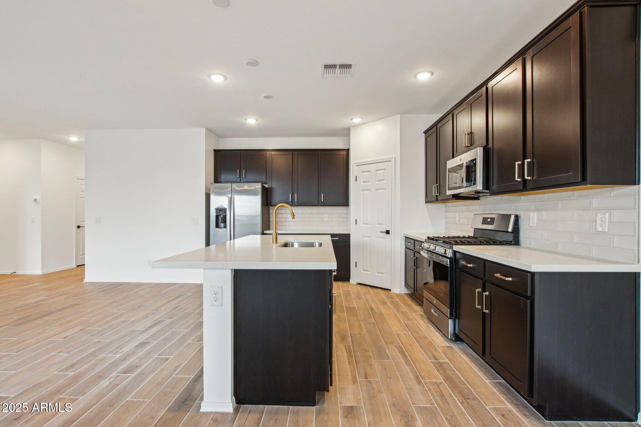 46941 W OLD TIMER Road