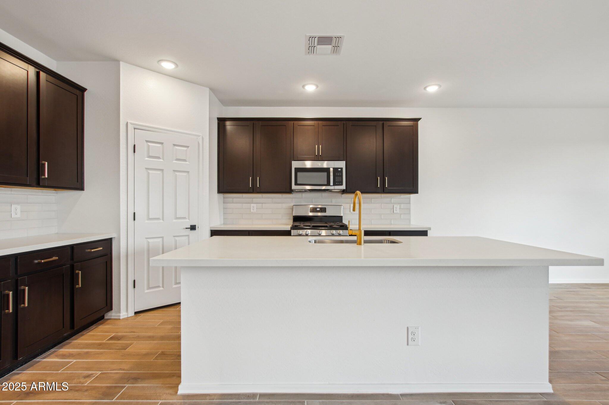 46941 W OLD TIMER Road