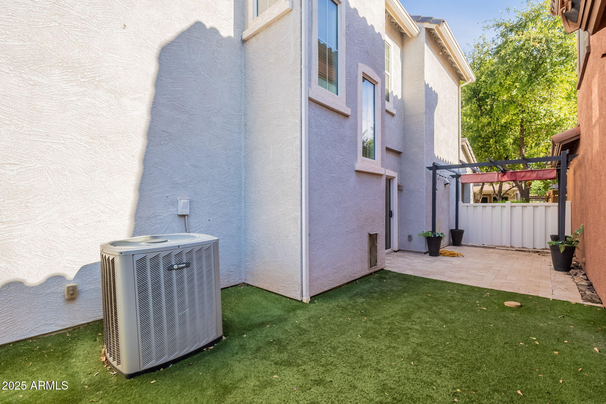 3065 E TAMARISK Street