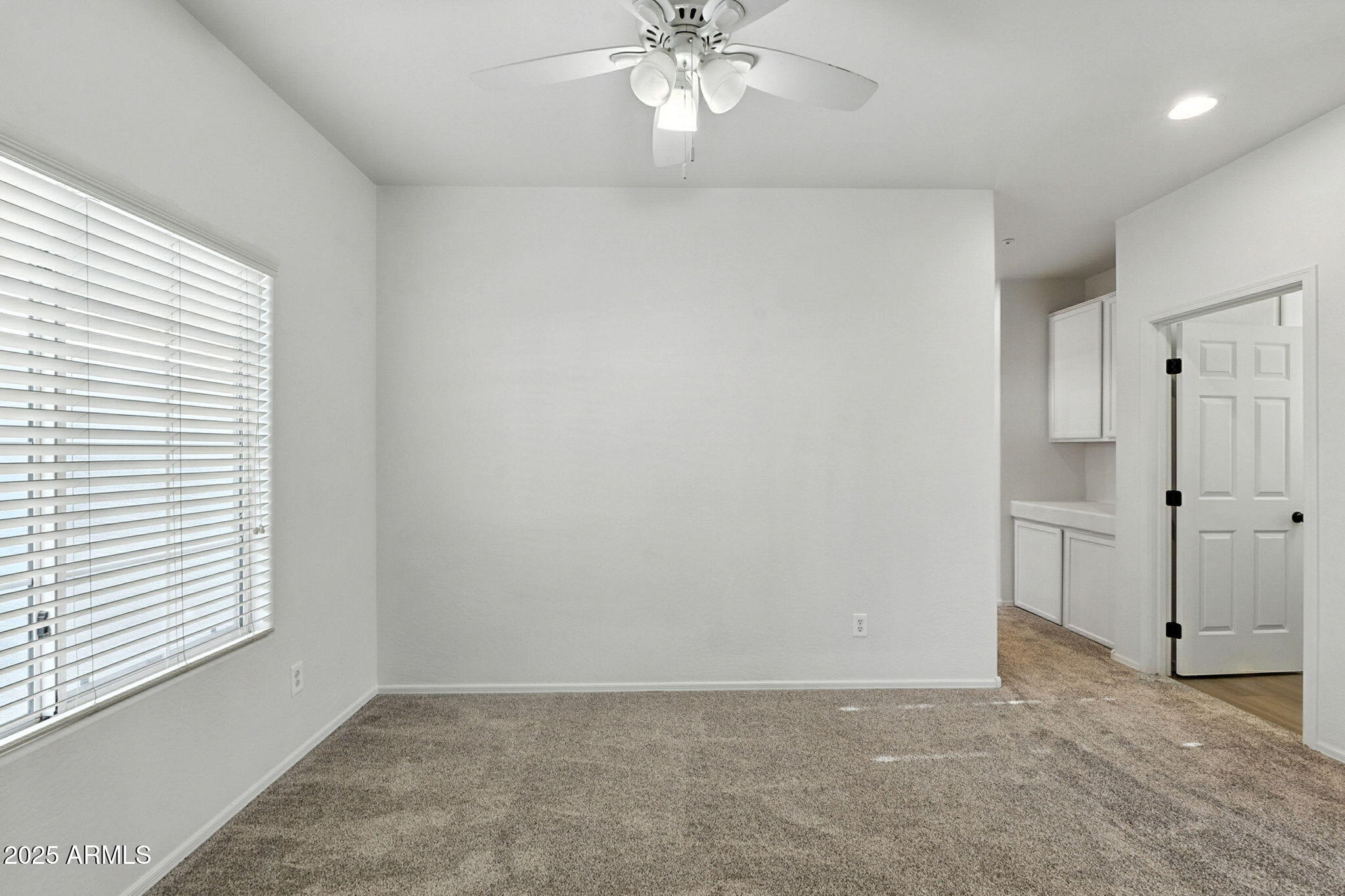 3065 E TAMARISK Street