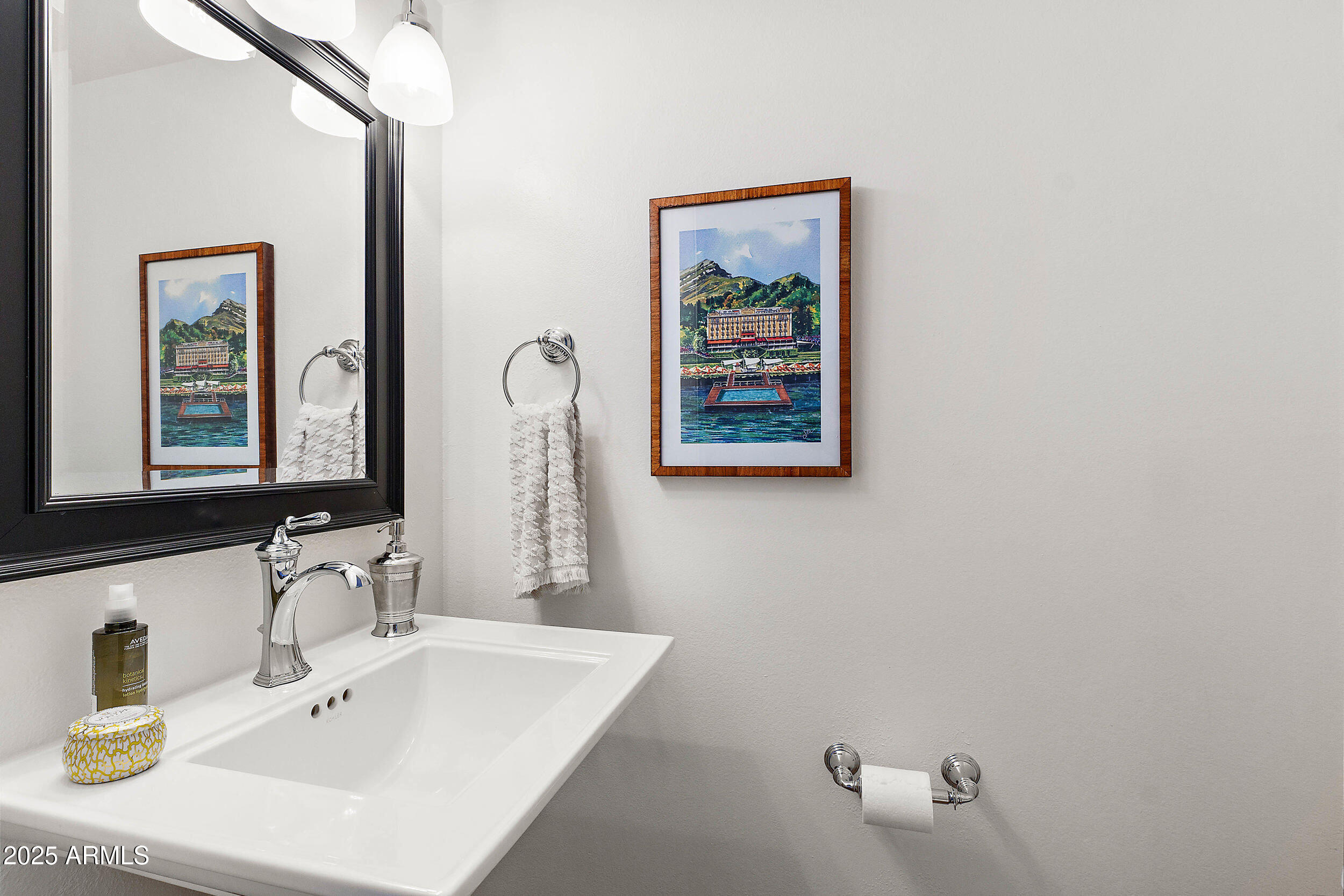 4027 E CAMPBELL Avenue