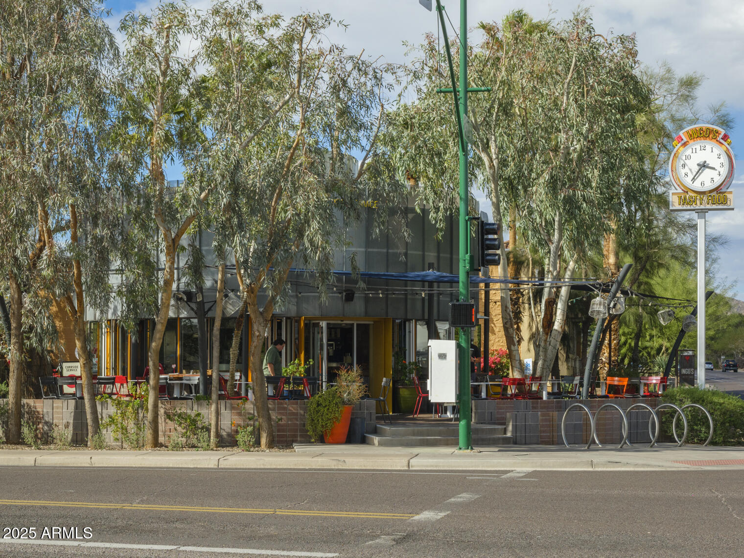 4027 E CAMPBELL Avenue