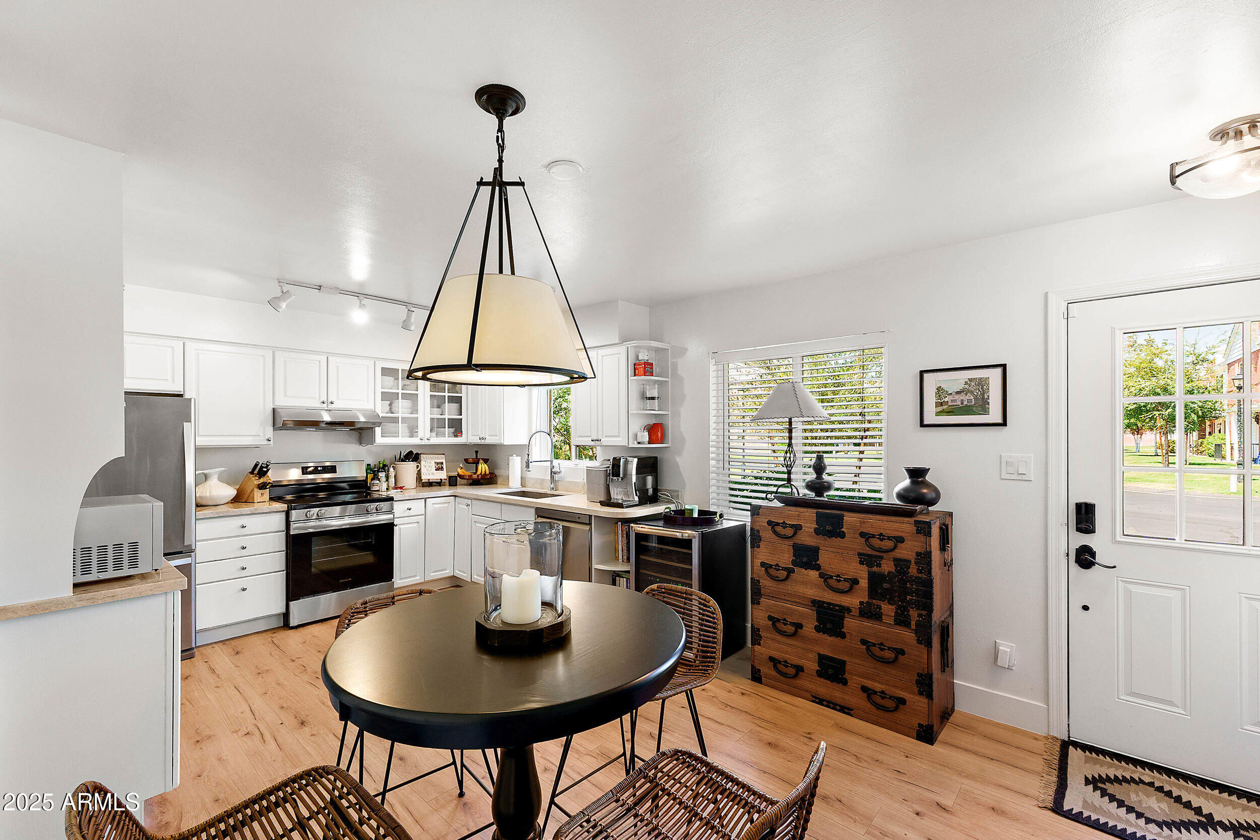 4027 E CAMPBELL Avenue