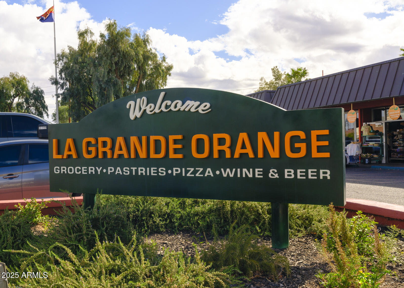 4027 E CAMPBELL Avenue