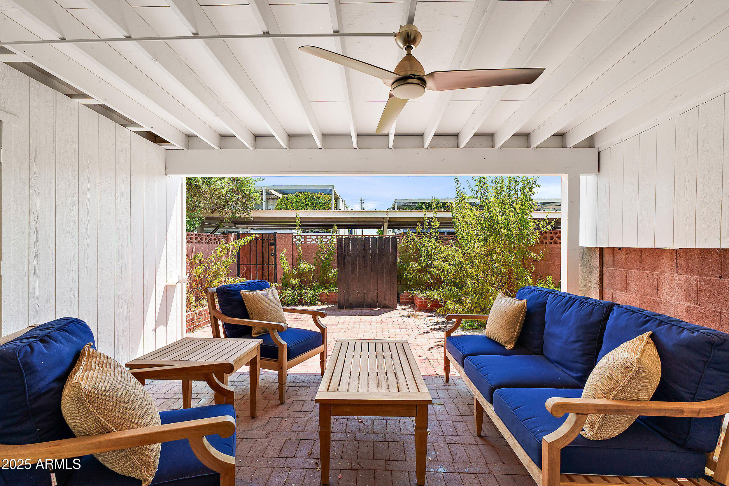 4027 E CAMPBELL Avenue