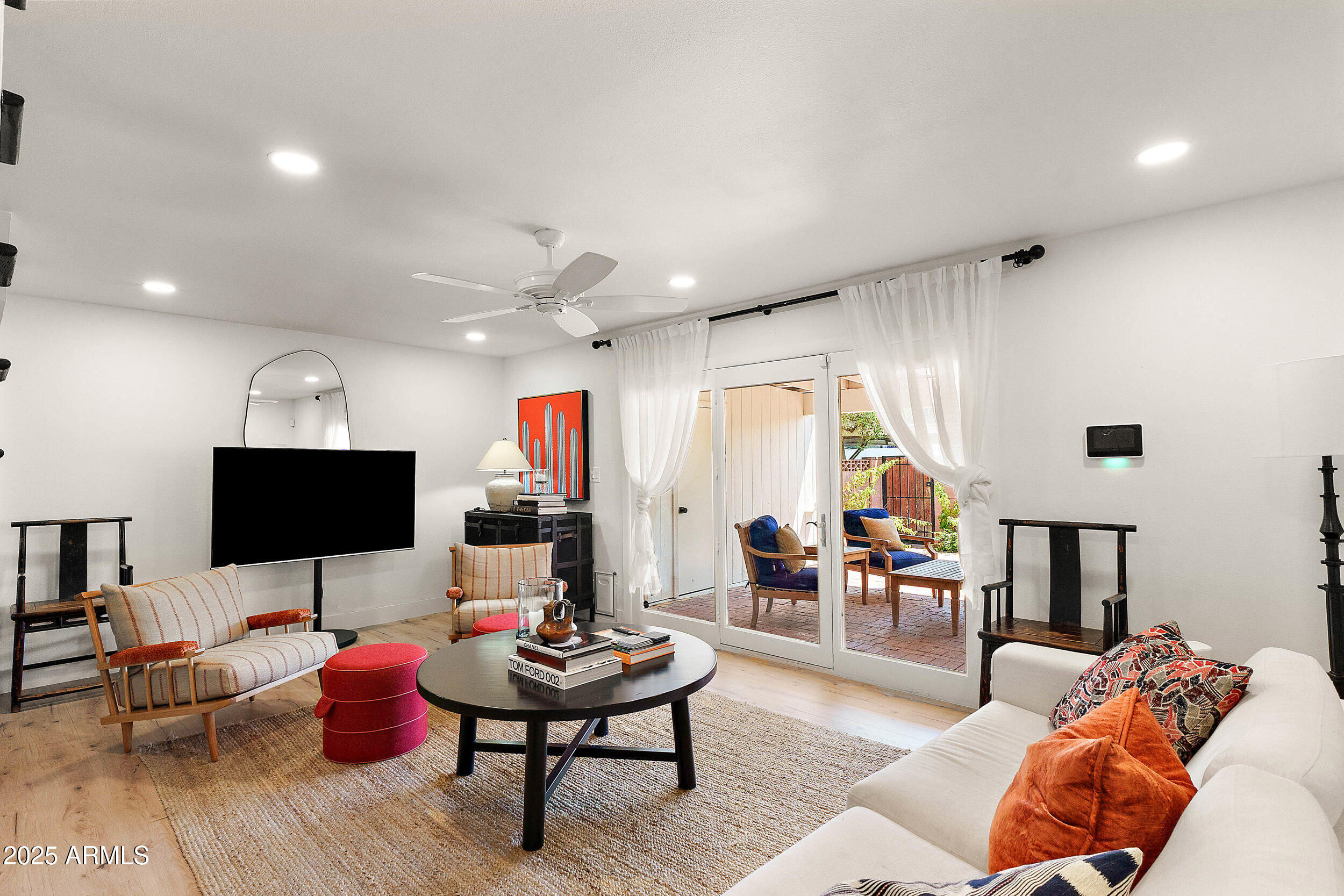 4027 E CAMPBELL Avenue