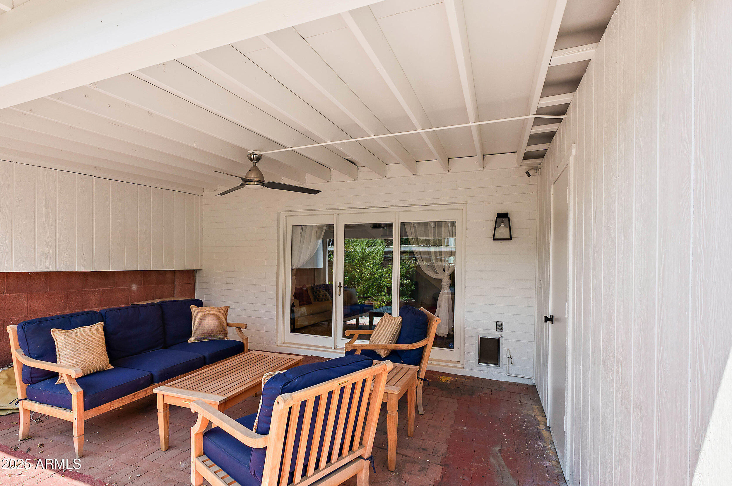 4027 E CAMPBELL Avenue