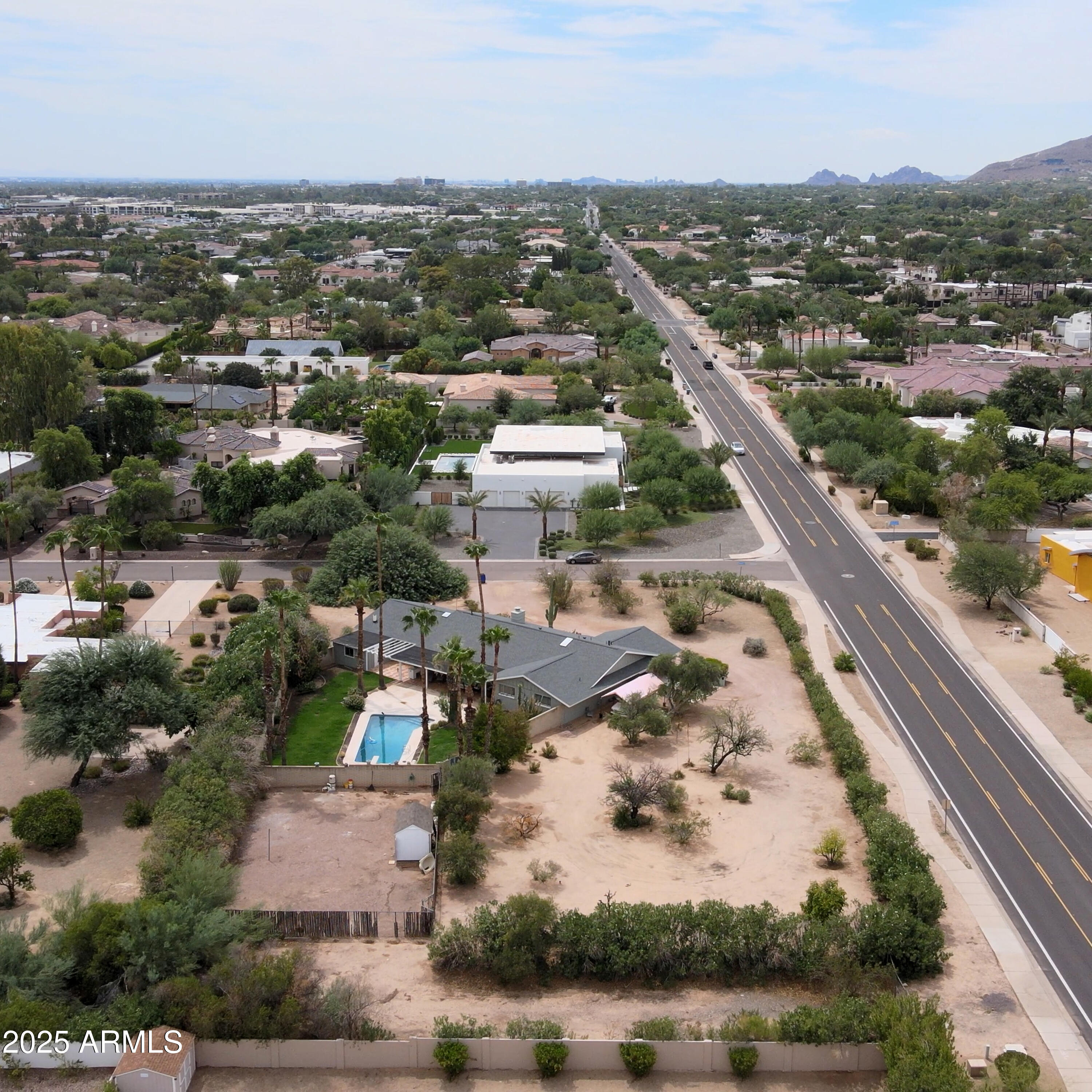 7631 N MOCKINGBIRD Lane, 1