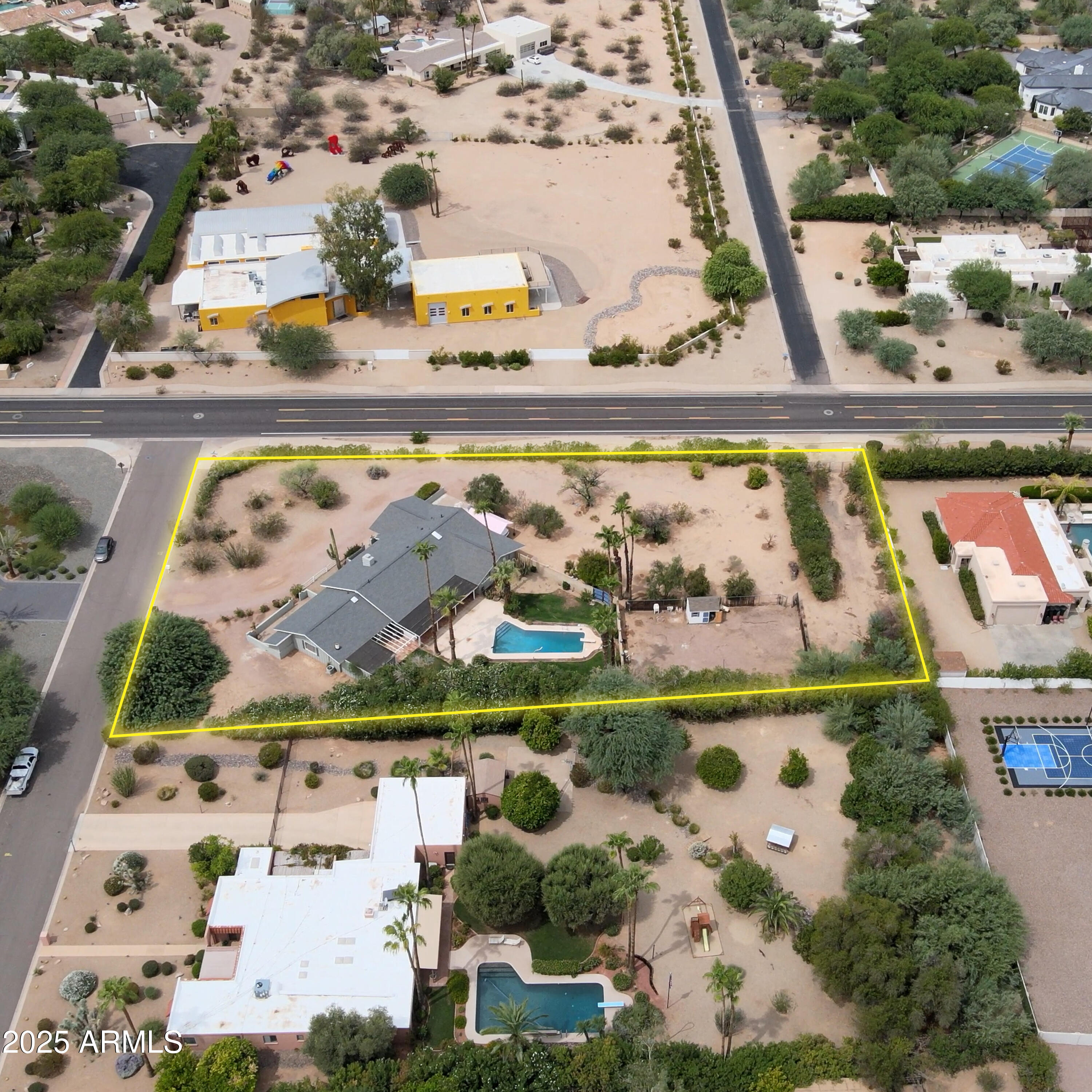 7631 N MOCKINGBIRD Lane, 1