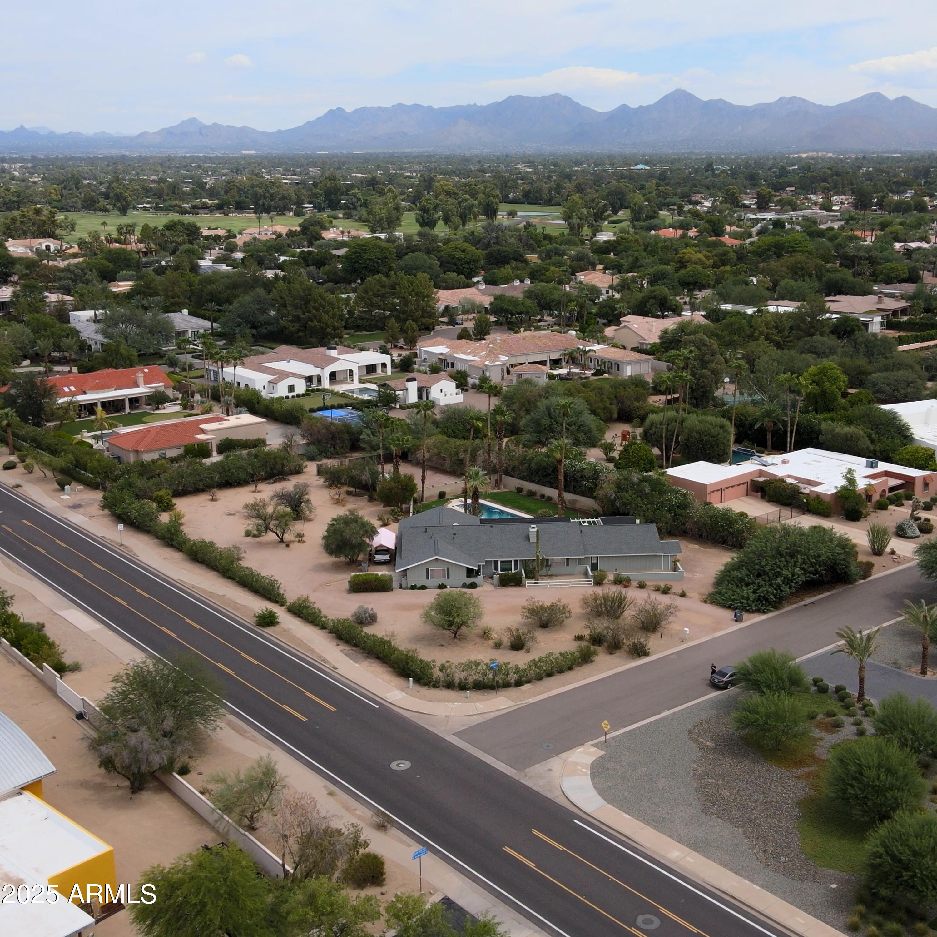 7631 N MOCKINGBIRD Lane, 1