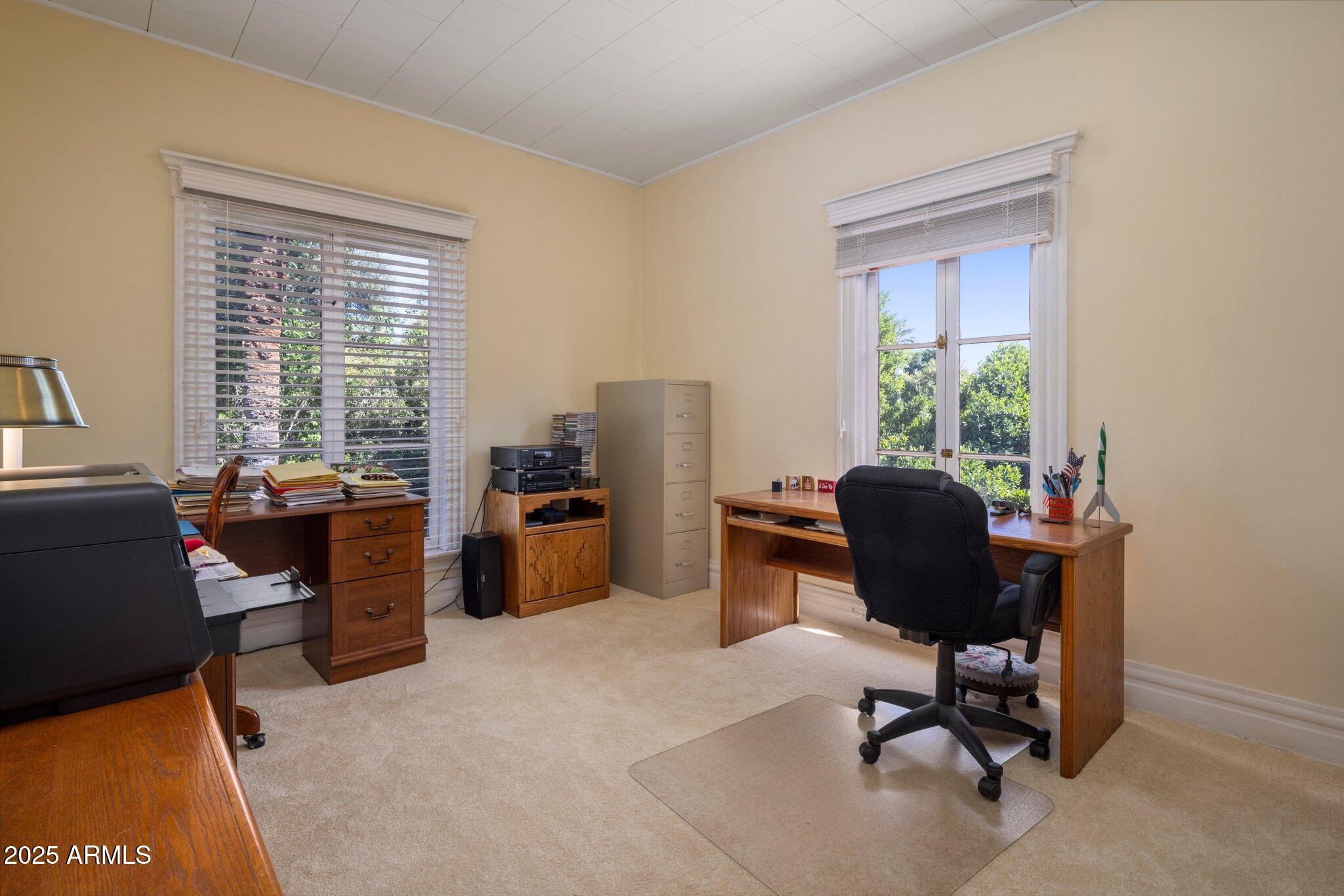 7252 N CENTRAL Avenue