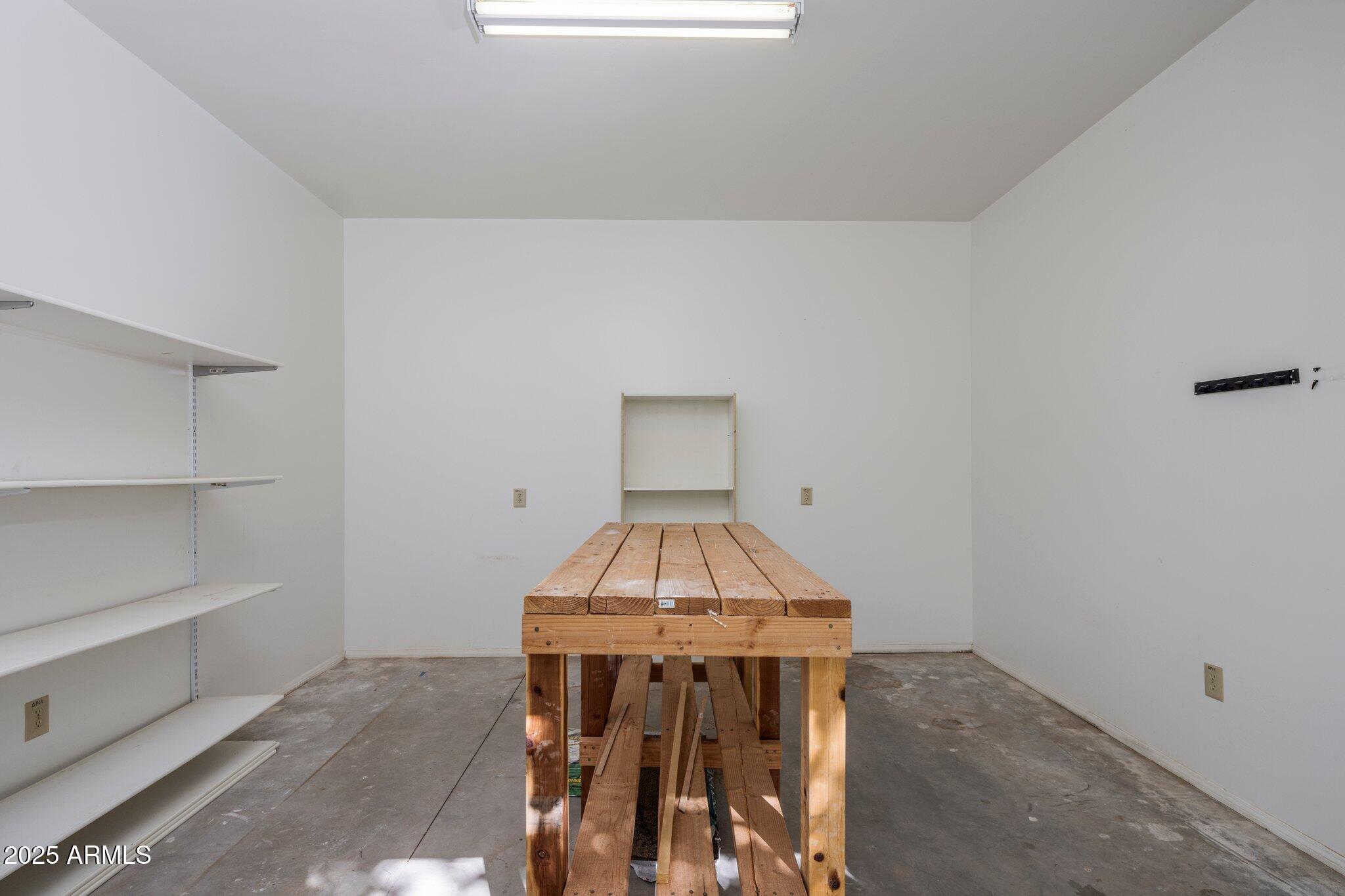 7252 N CENTRAL Avenue