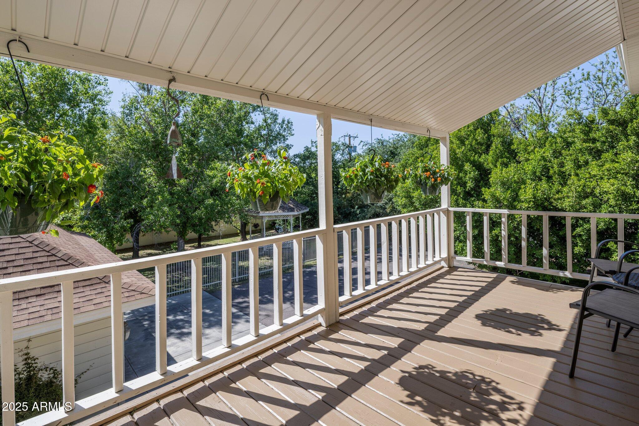 7252 N CENTRAL Avenue