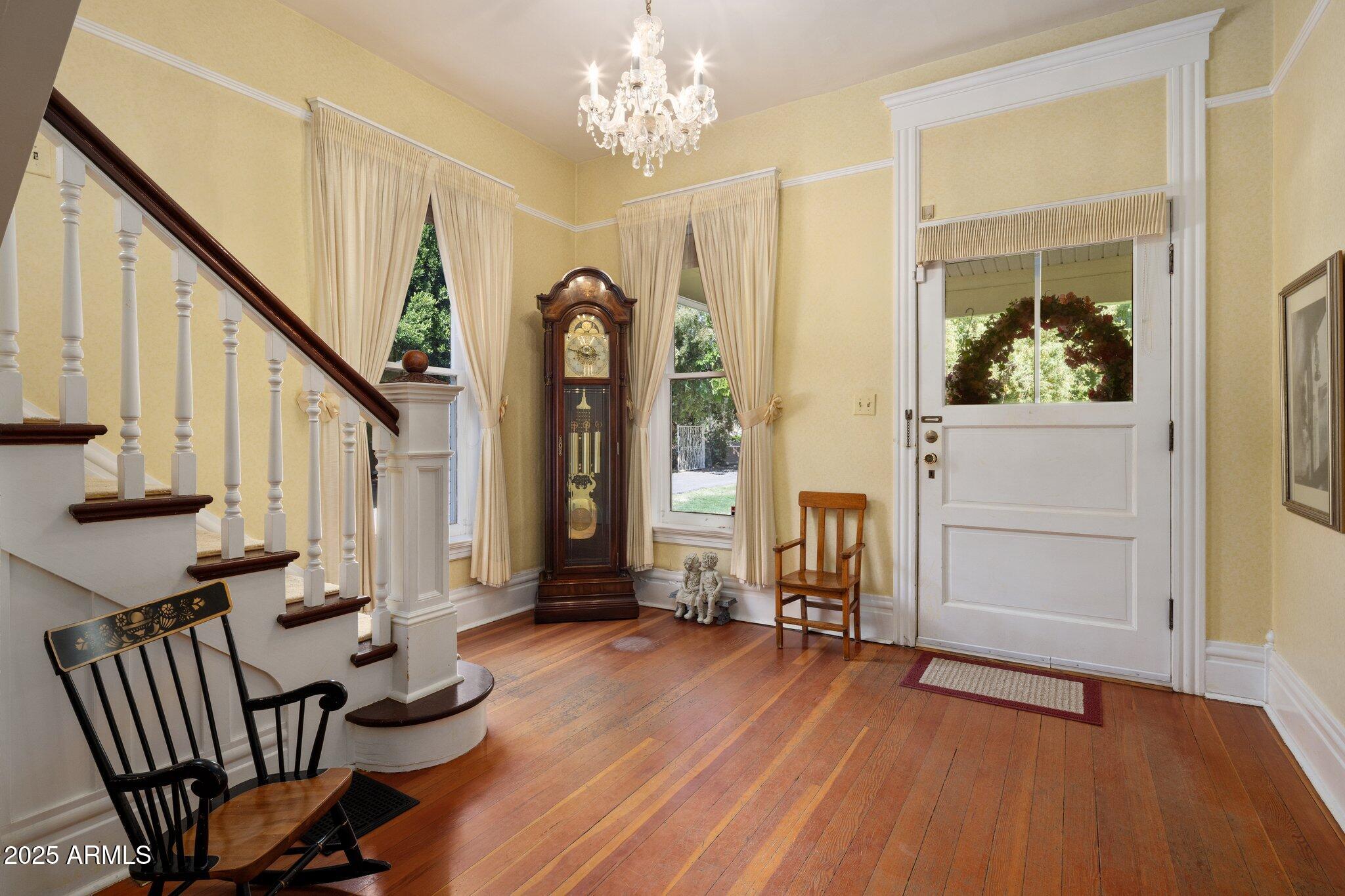 7252 N CENTRAL Avenue