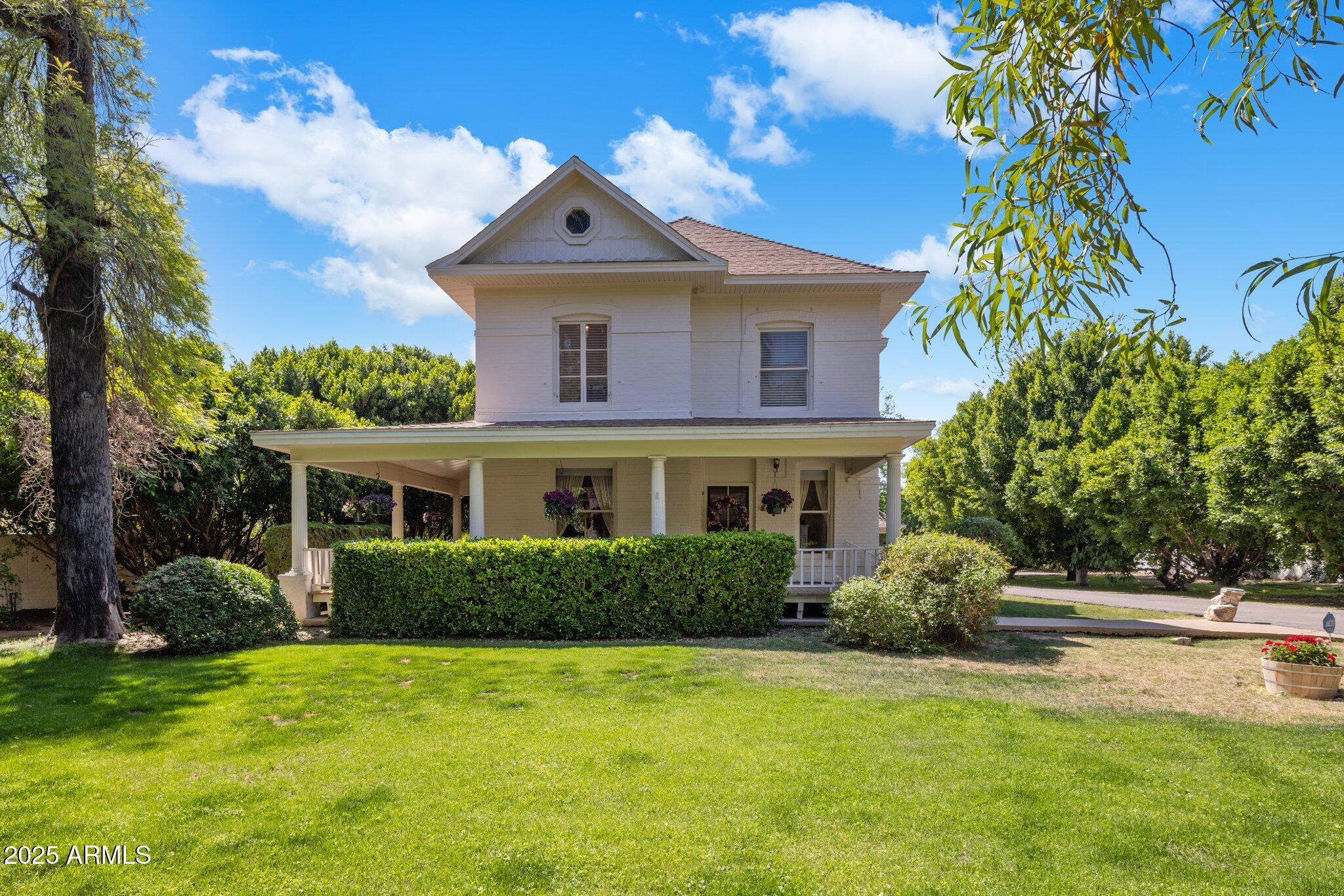 7252 N CENTRAL Avenue