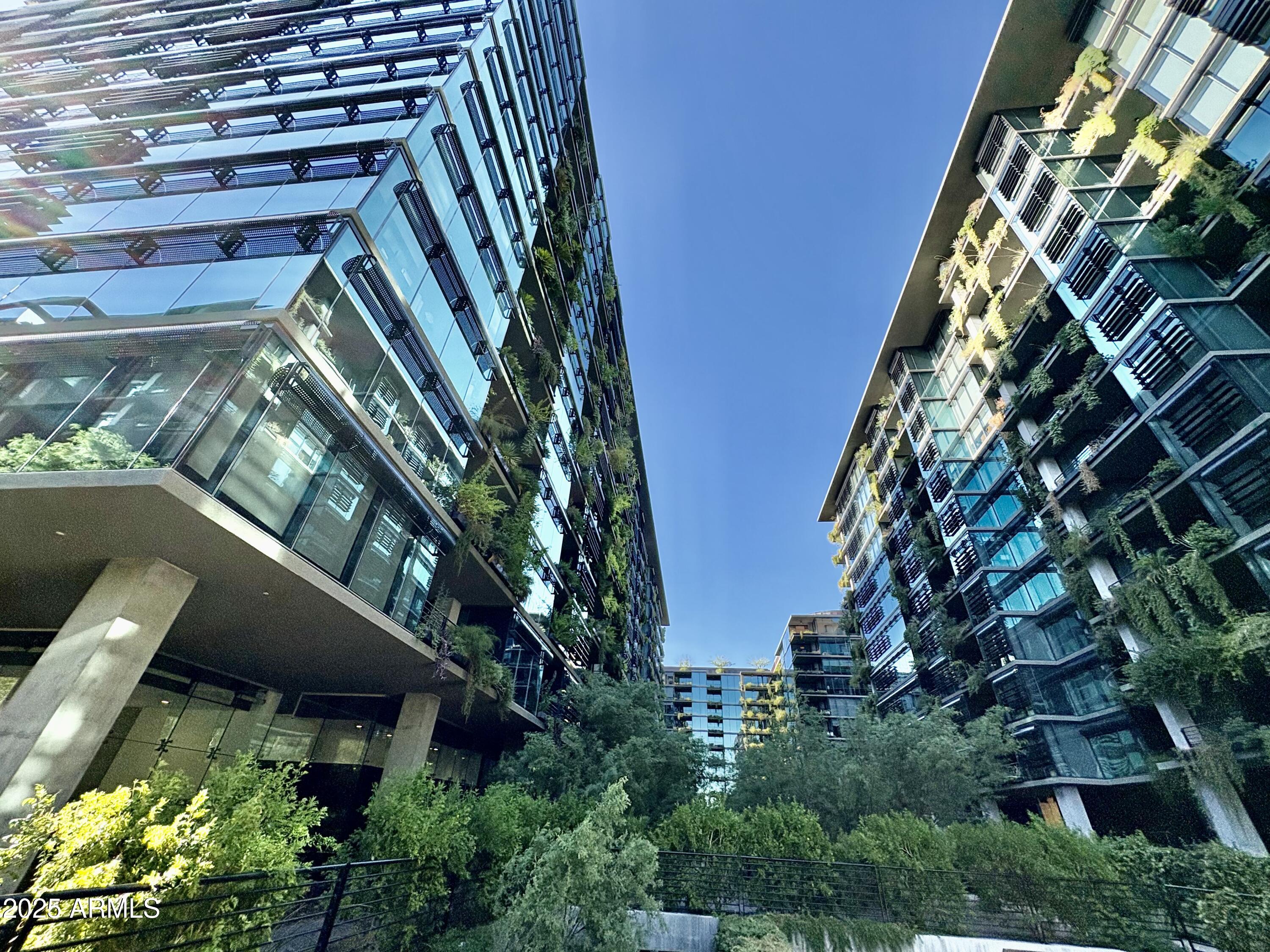 7180 E KIERLAND Boulevard, 815