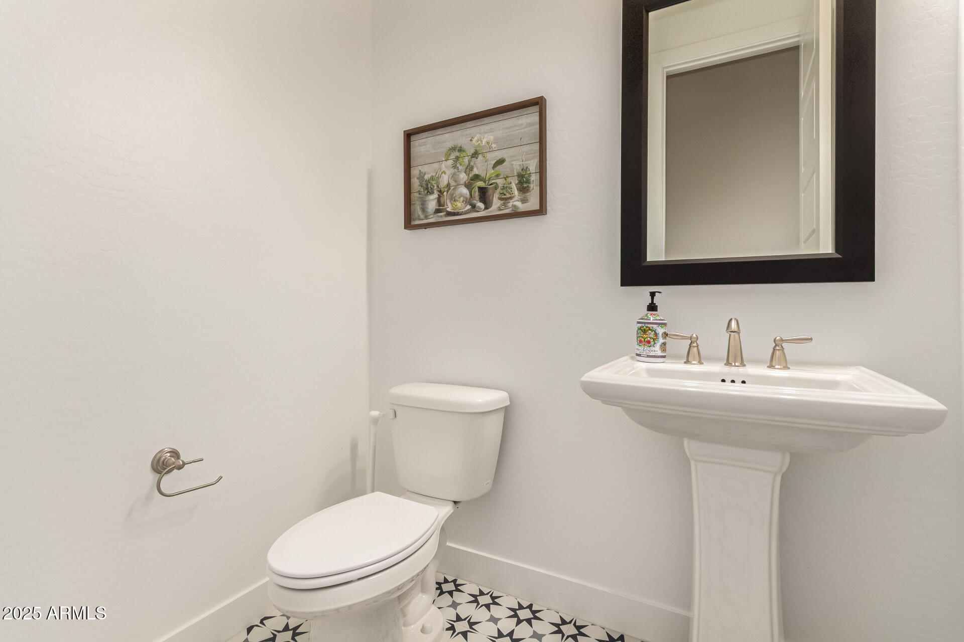 8125 E JAEGER Street