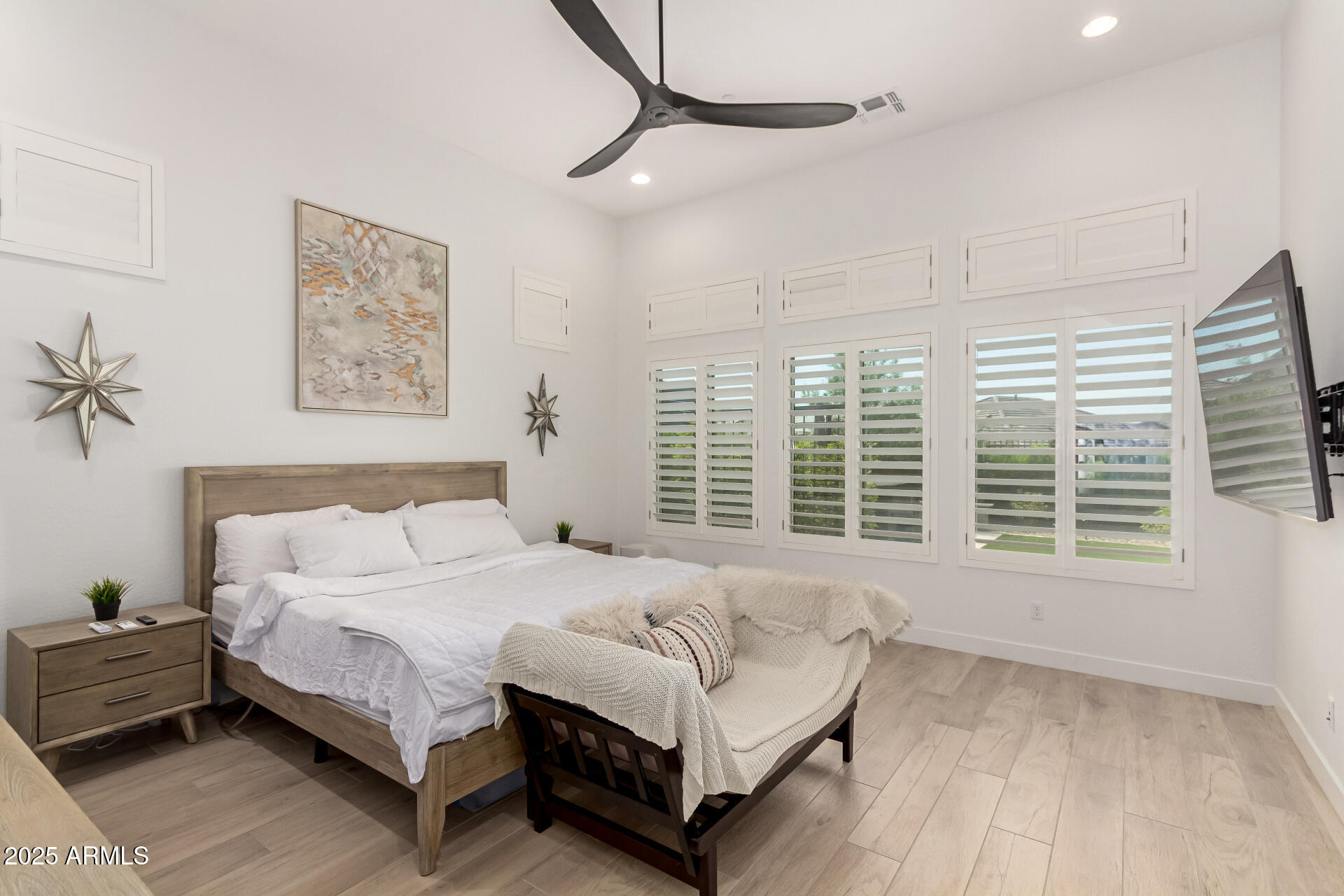 8125 E JAEGER Street