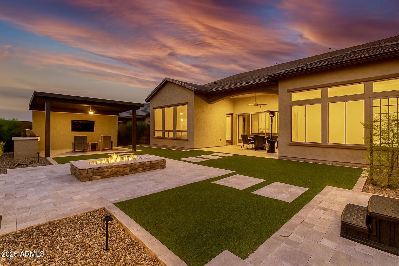 8125 E JAEGER Street