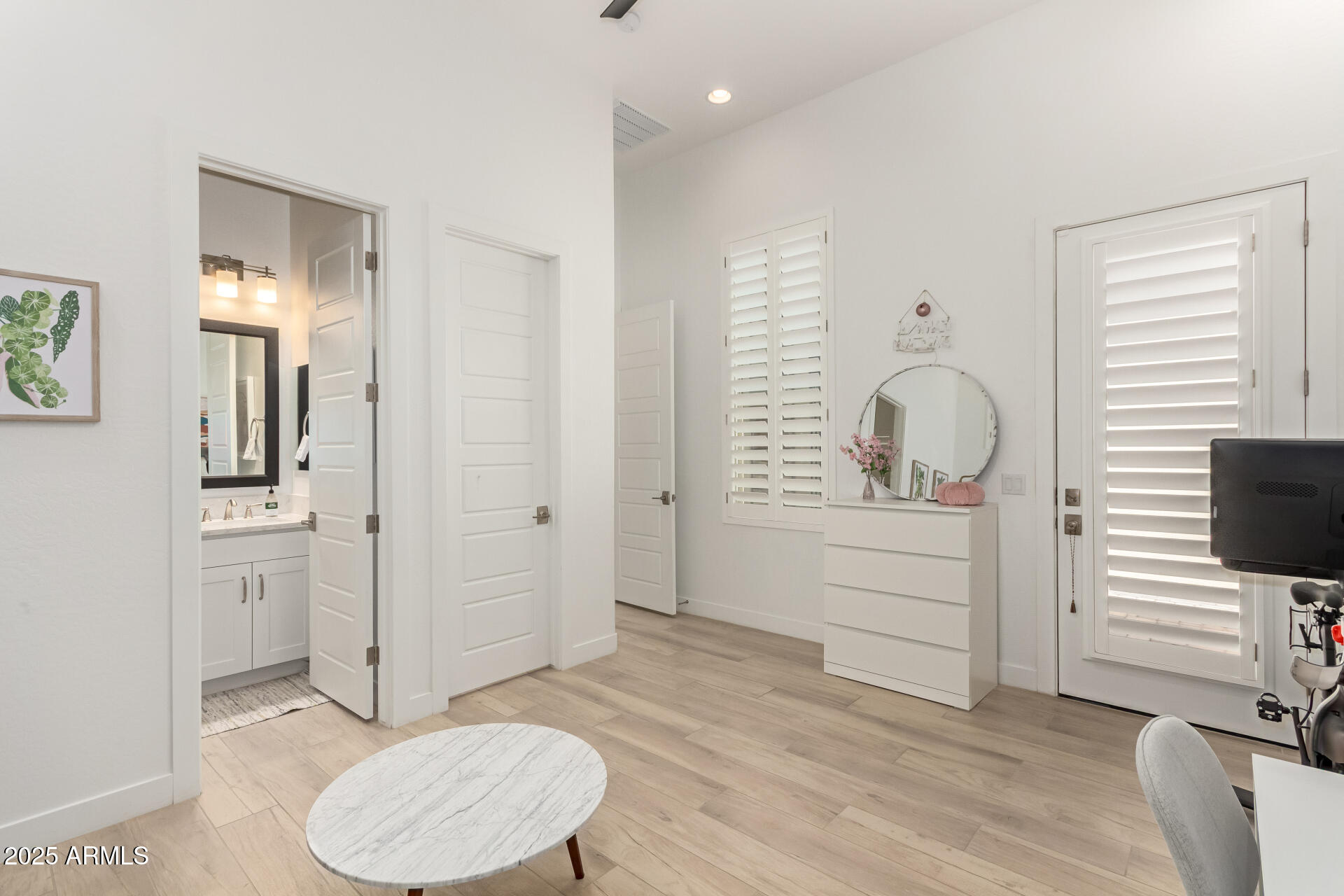 8125 E JAEGER Street