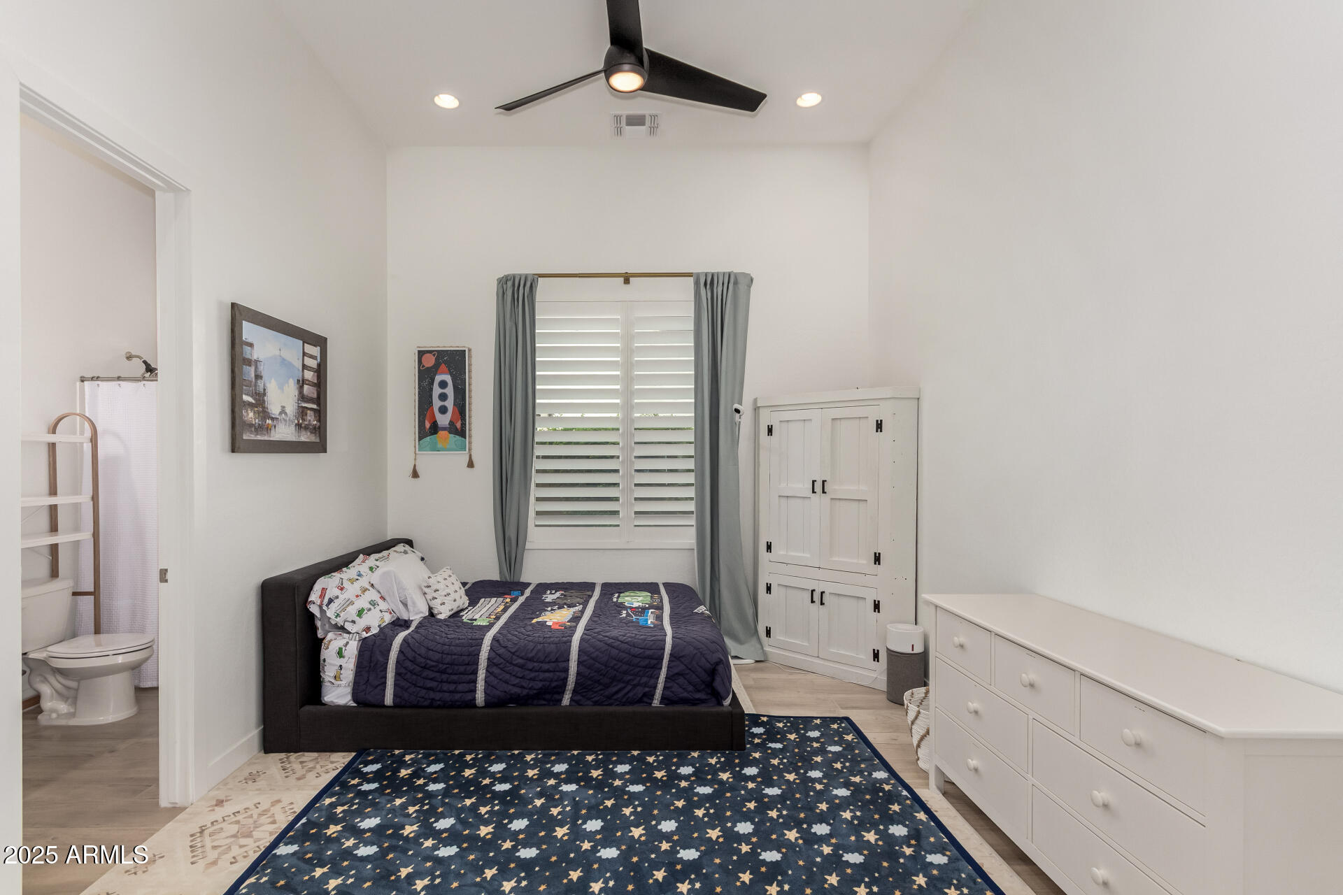 8125 E JAEGER Street