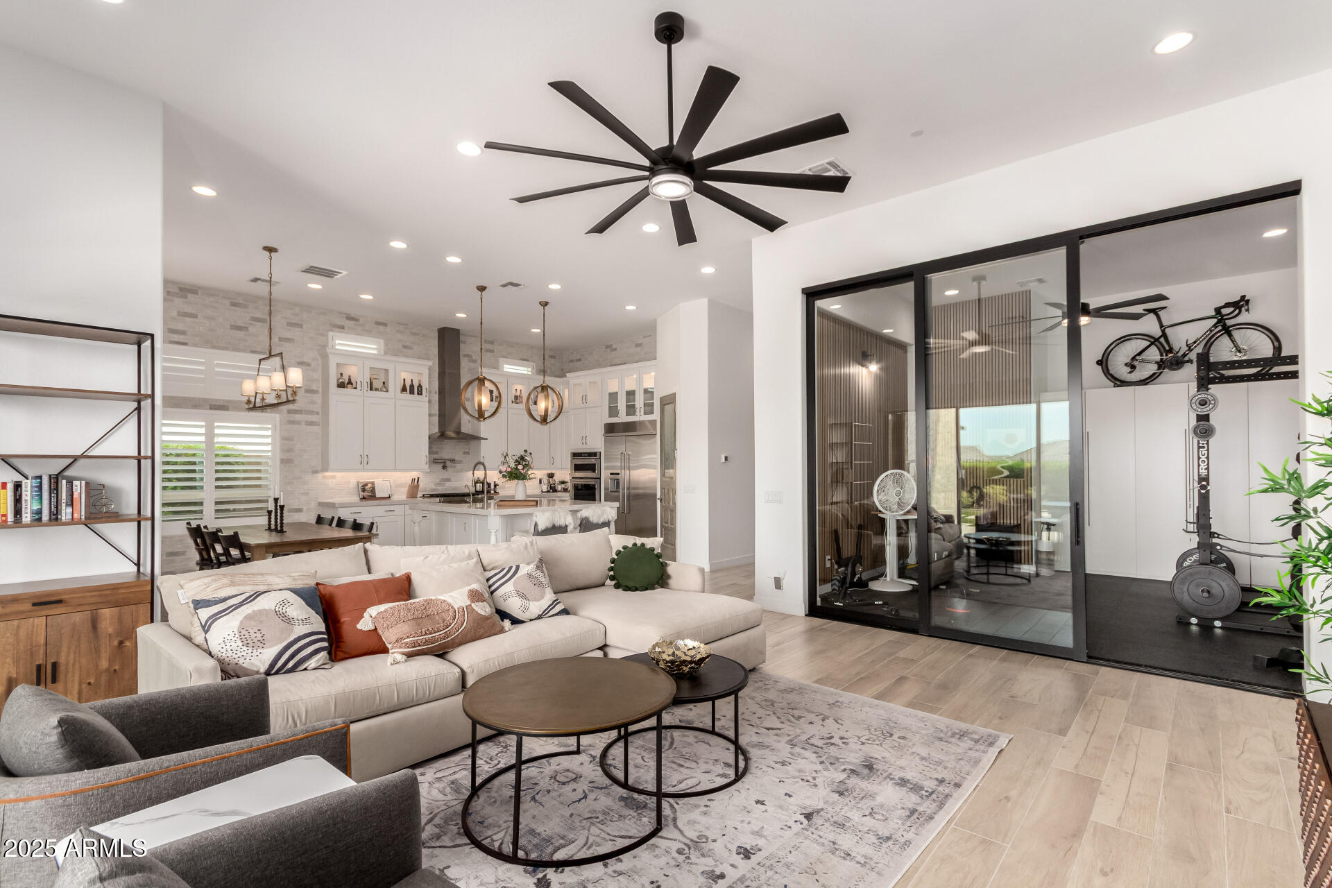 8125 E JAEGER Street