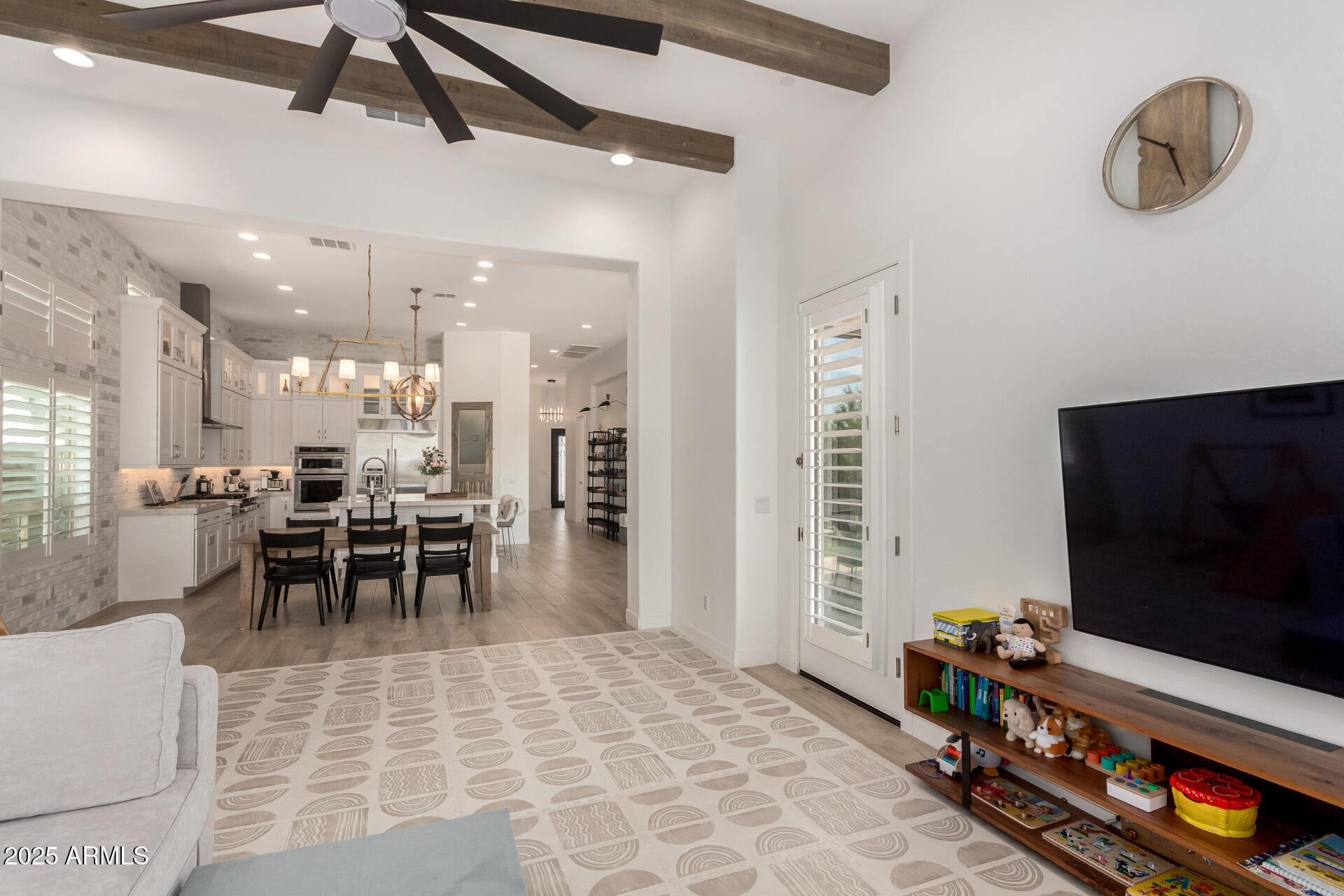 8125 E JAEGER Street