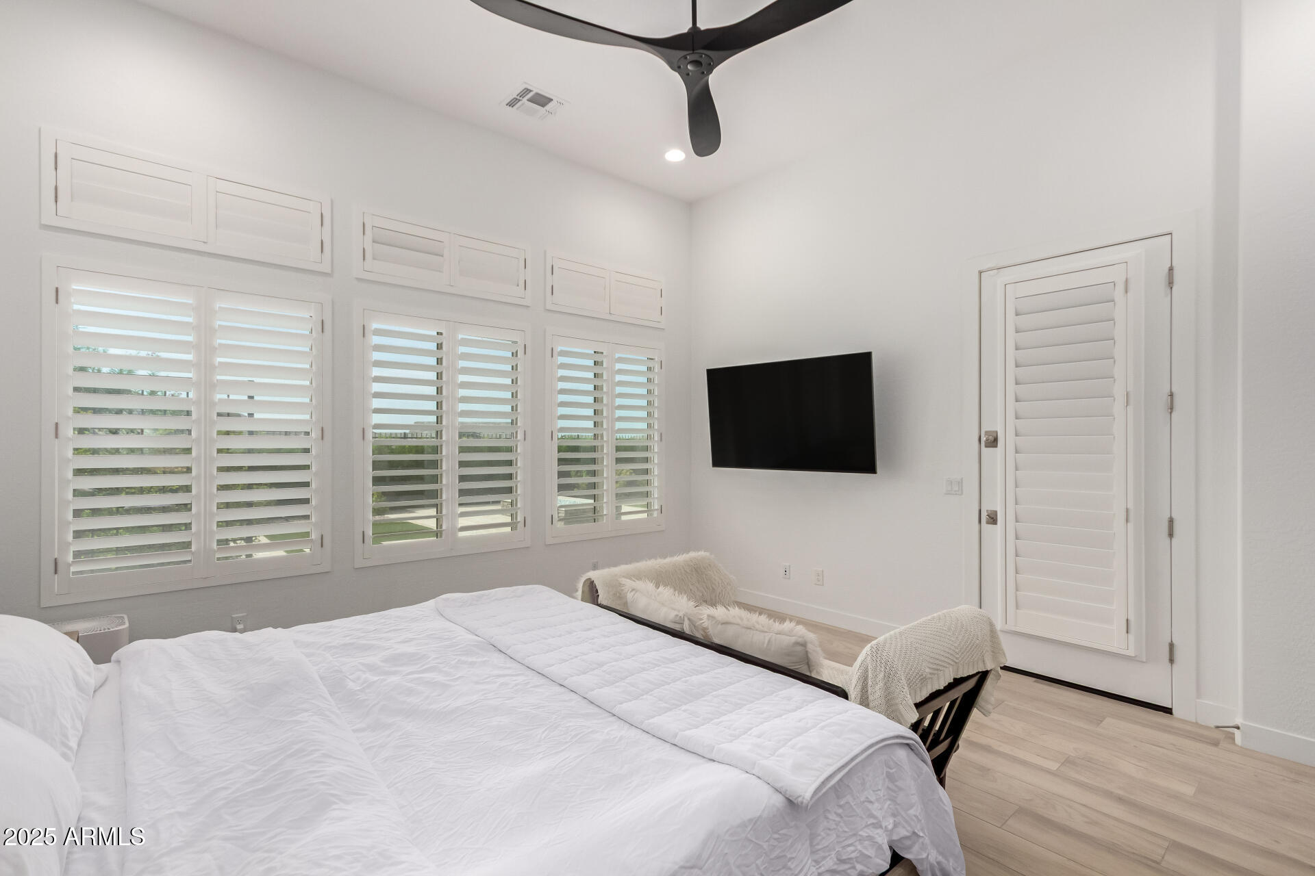 8125 E JAEGER Street