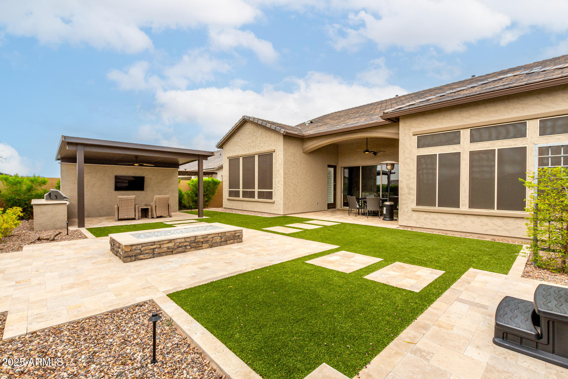 8125 E JAEGER Street