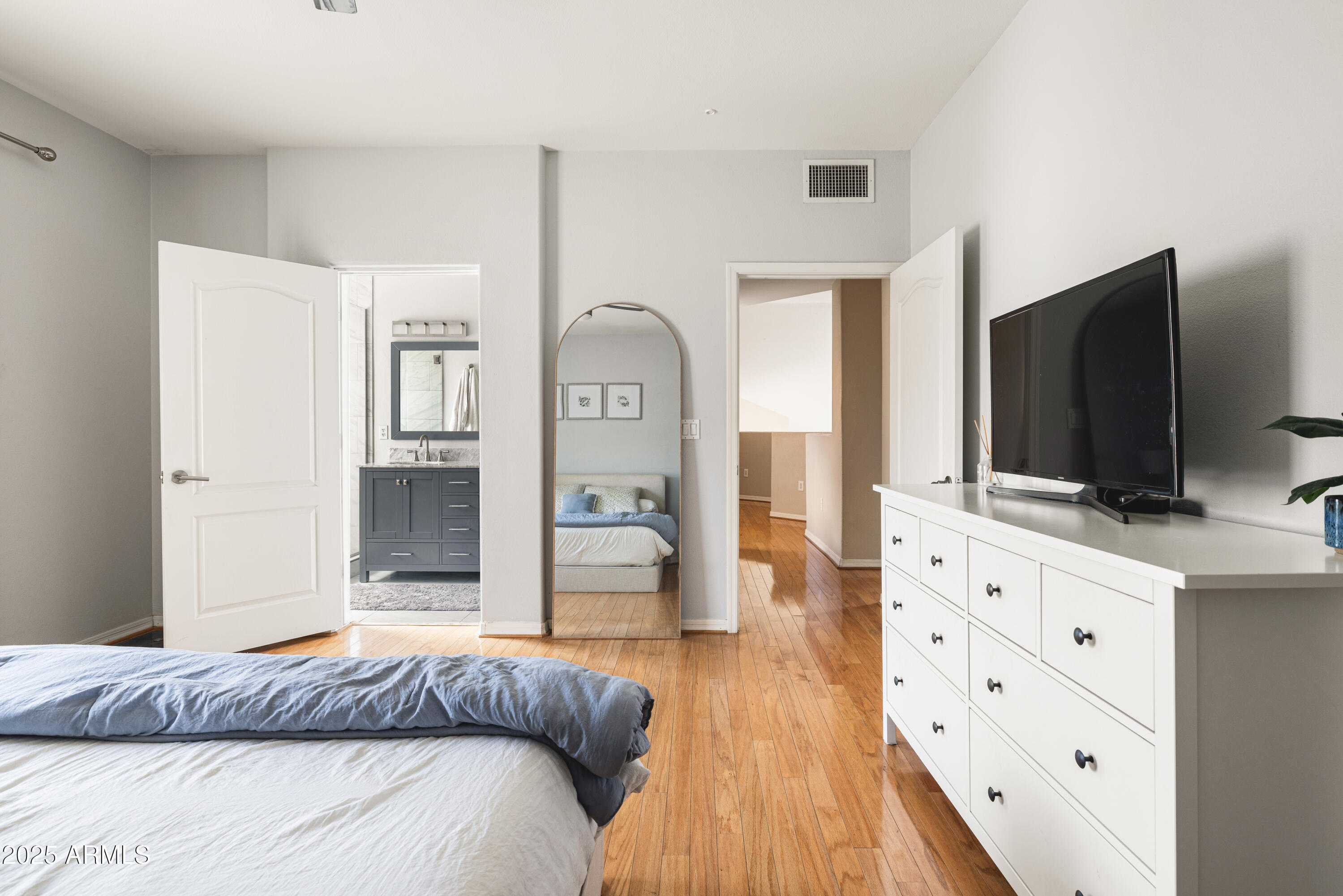 1102 W GLENDALE Avenue, 123