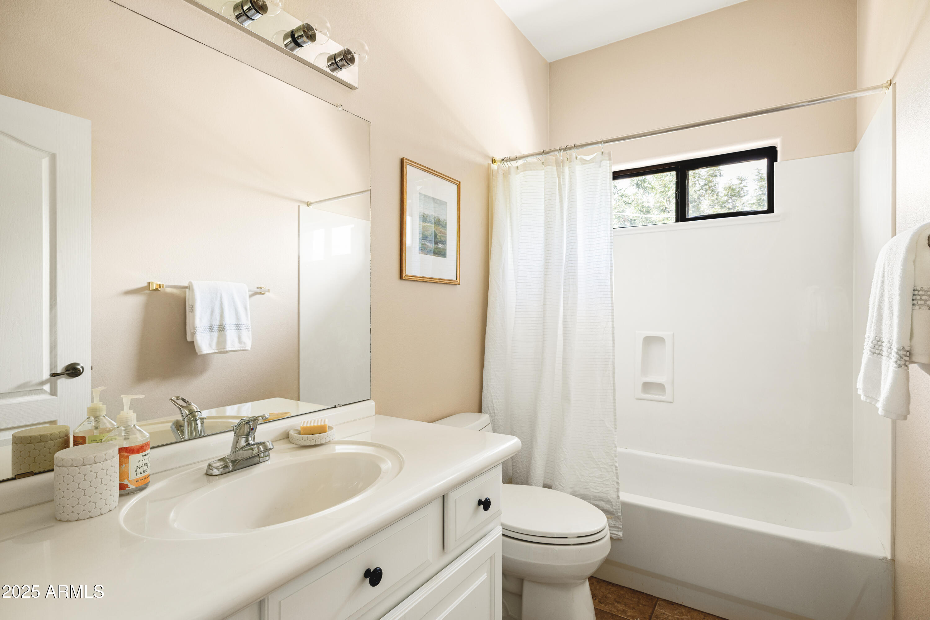 1102 W GLENDALE Avenue, 123