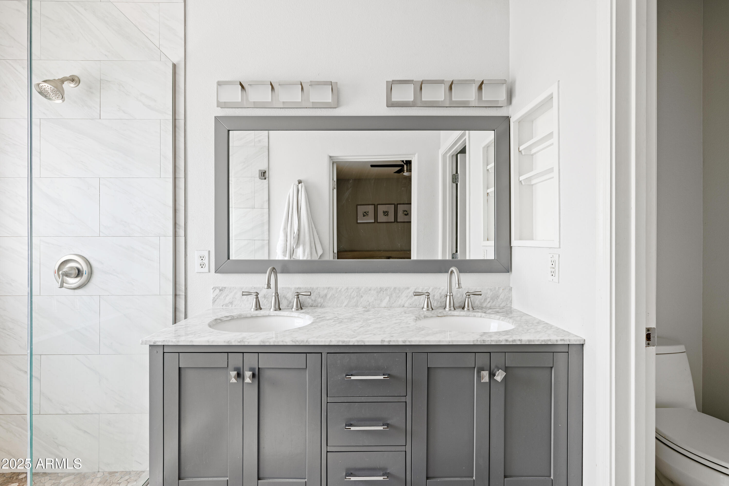 1102 W GLENDALE Avenue, 123