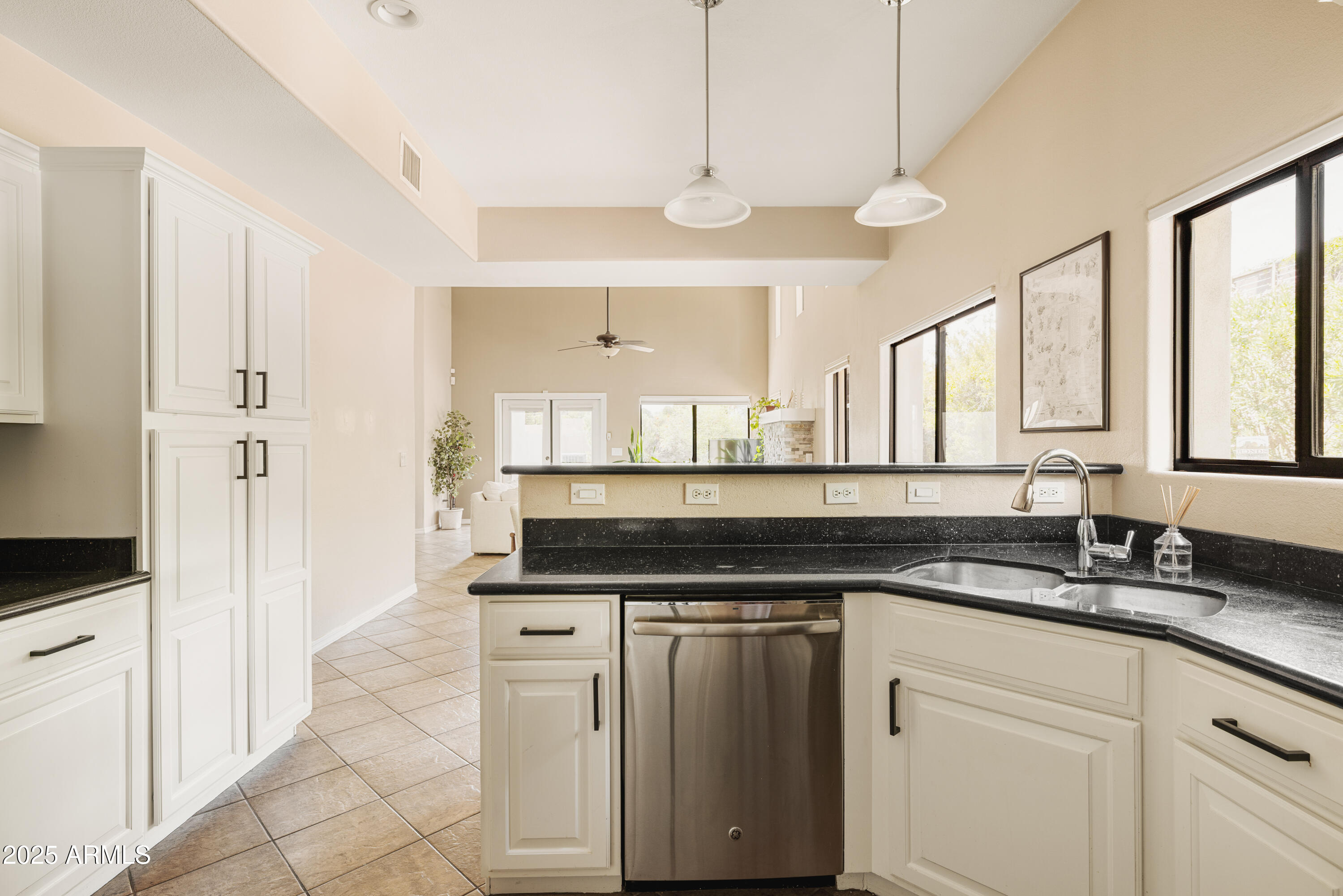 1102 W GLENDALE Avenue, 123