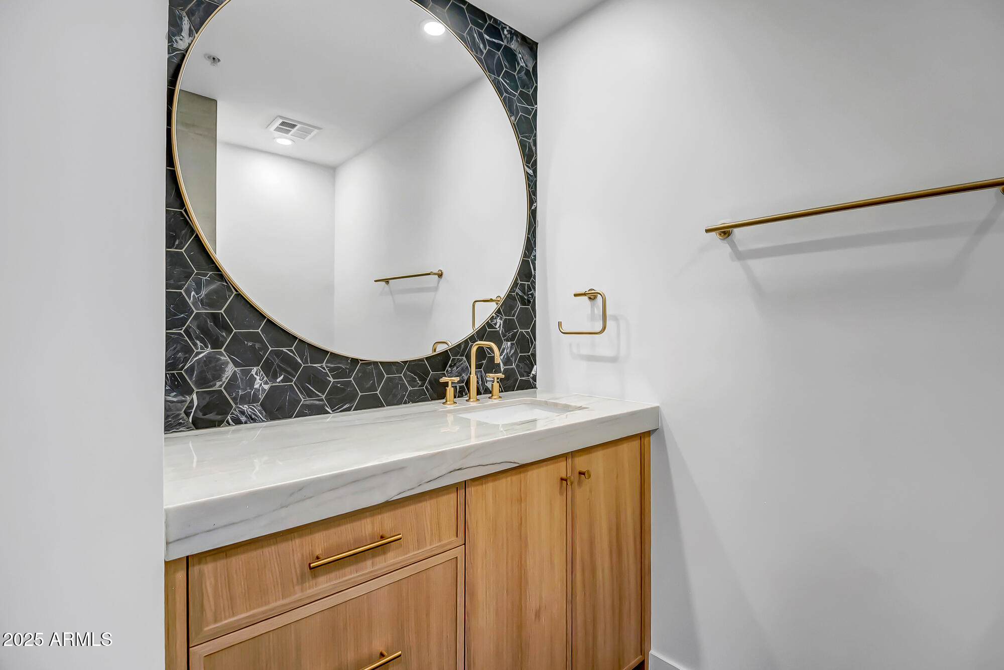 7157 E RANCHO VISTA Drive, 2007