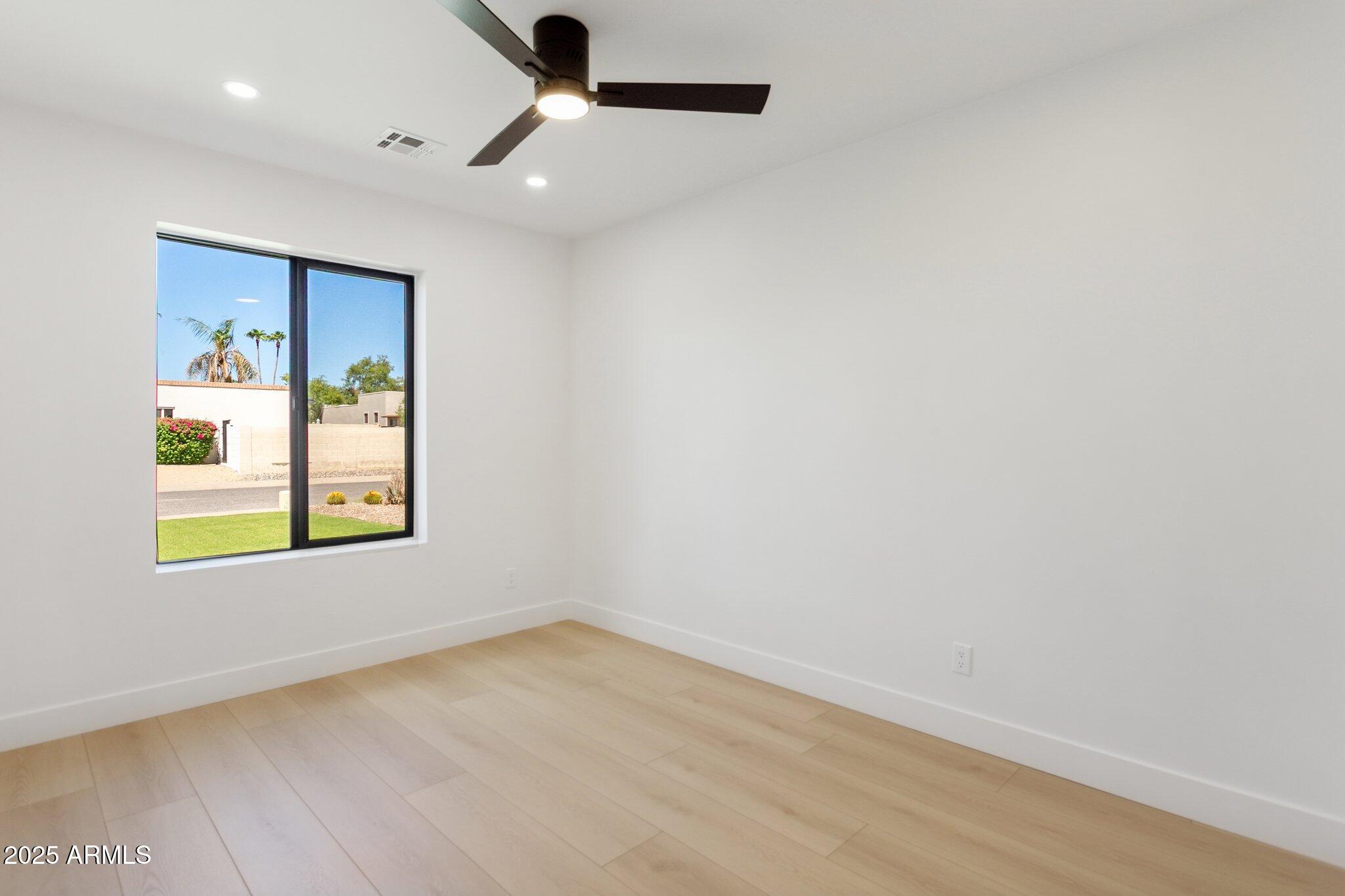 4815 E EVERETT Drive