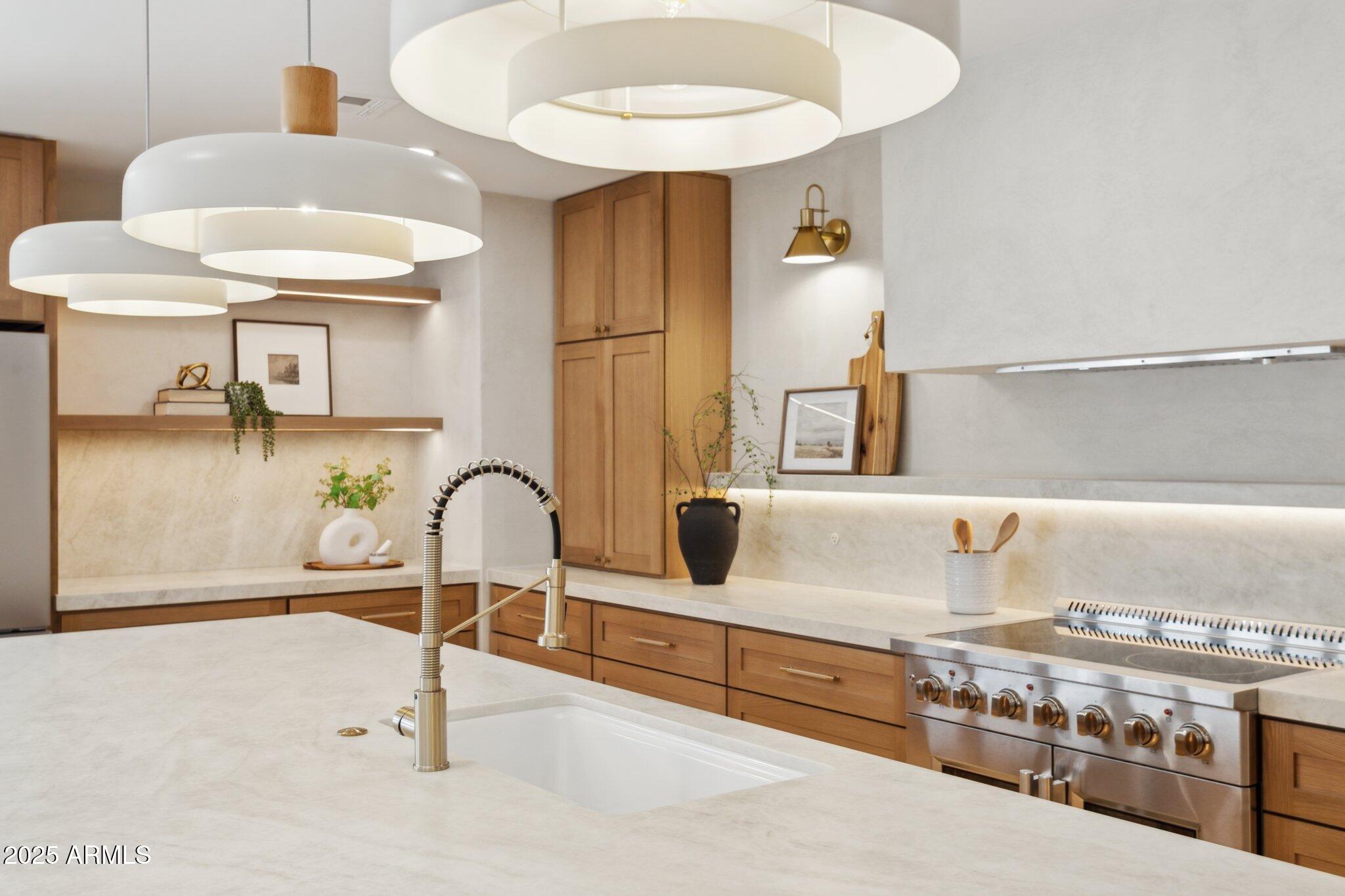 4815 E EVERETT Drive