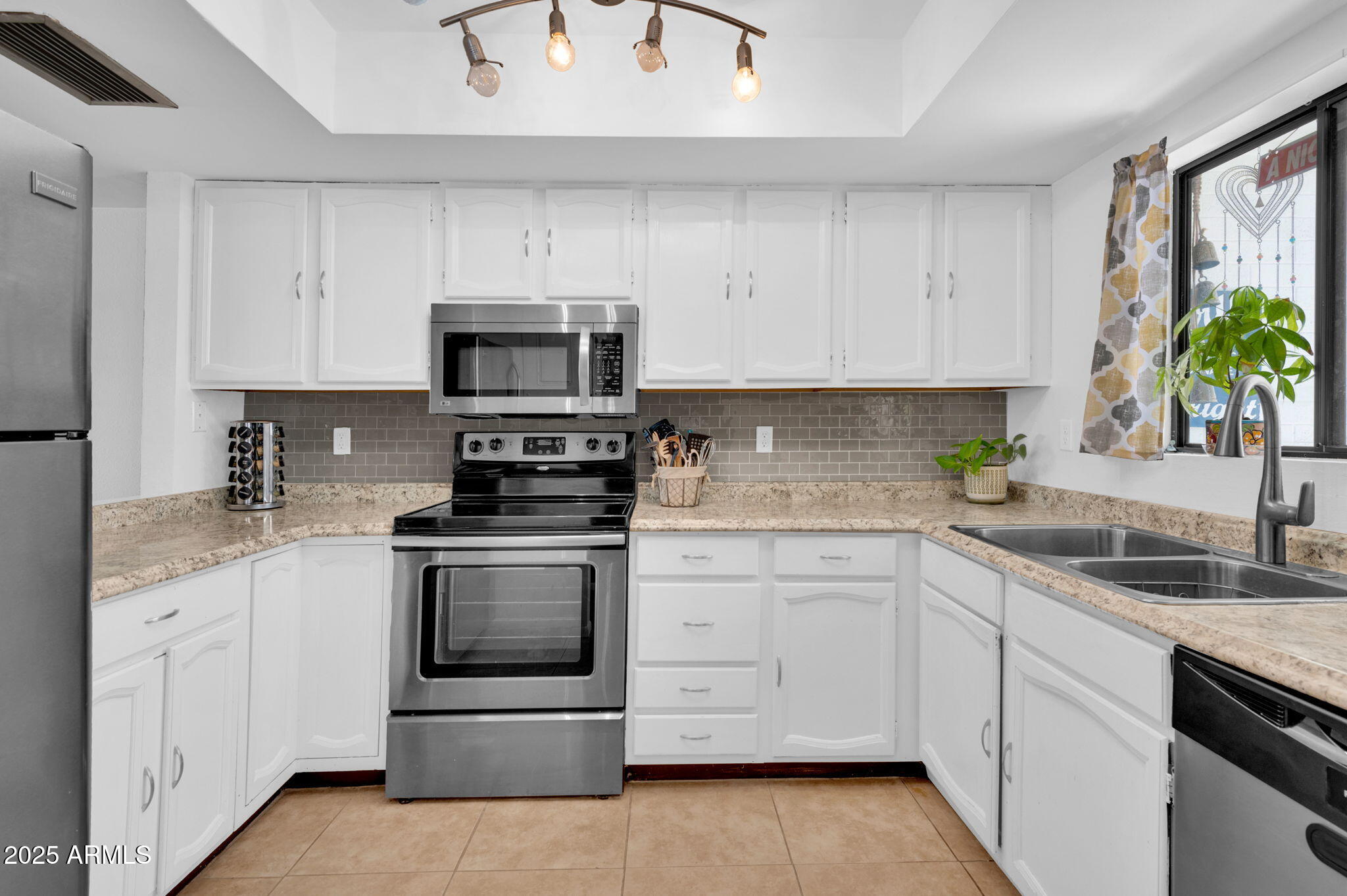 5315 N 18TH Street, 9