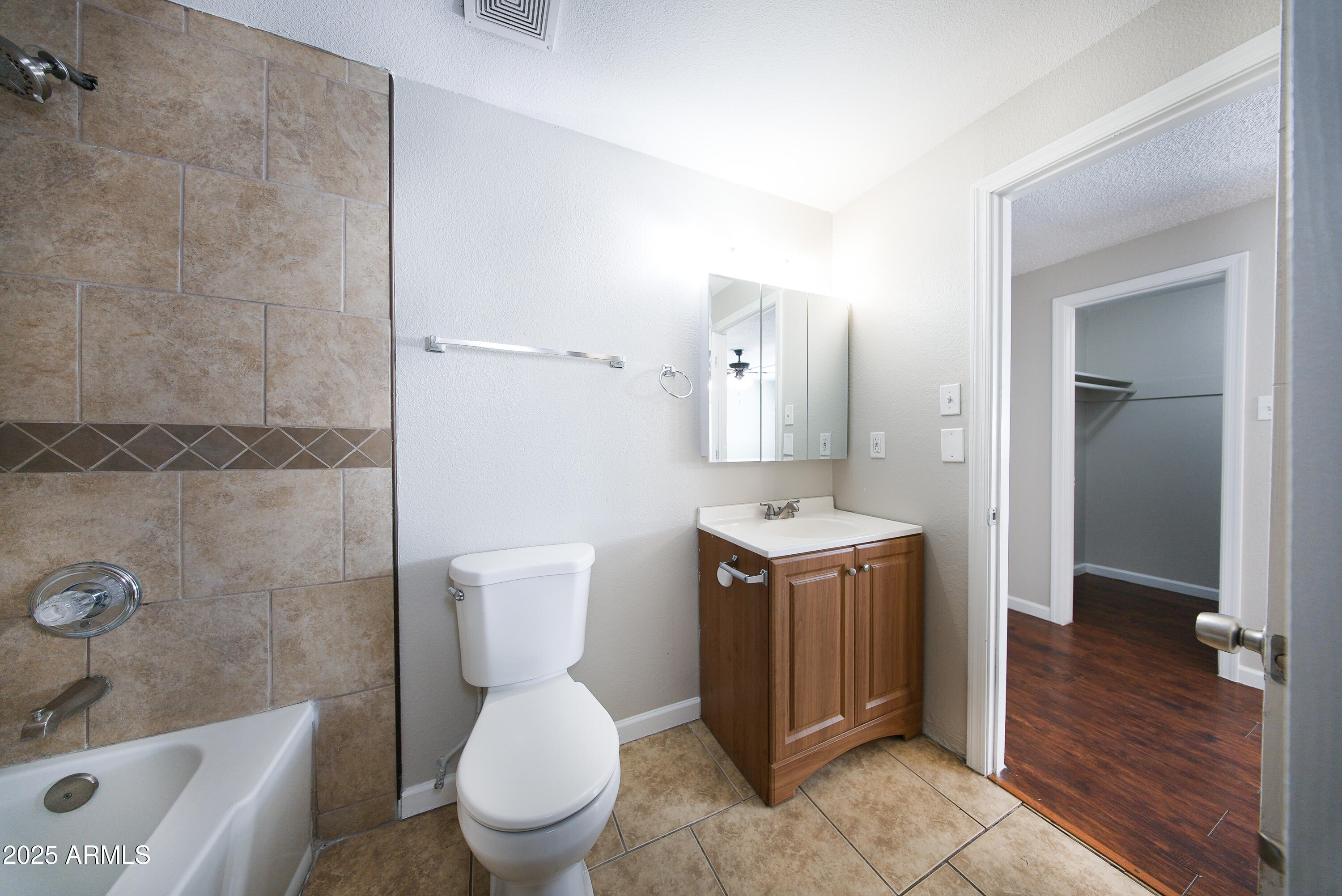 2646 E WILLETTA Street