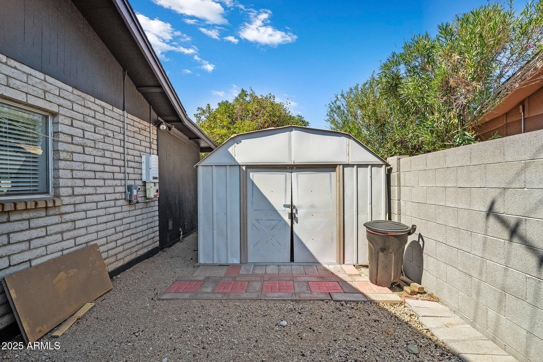 2960 E LARKSPUR Drive