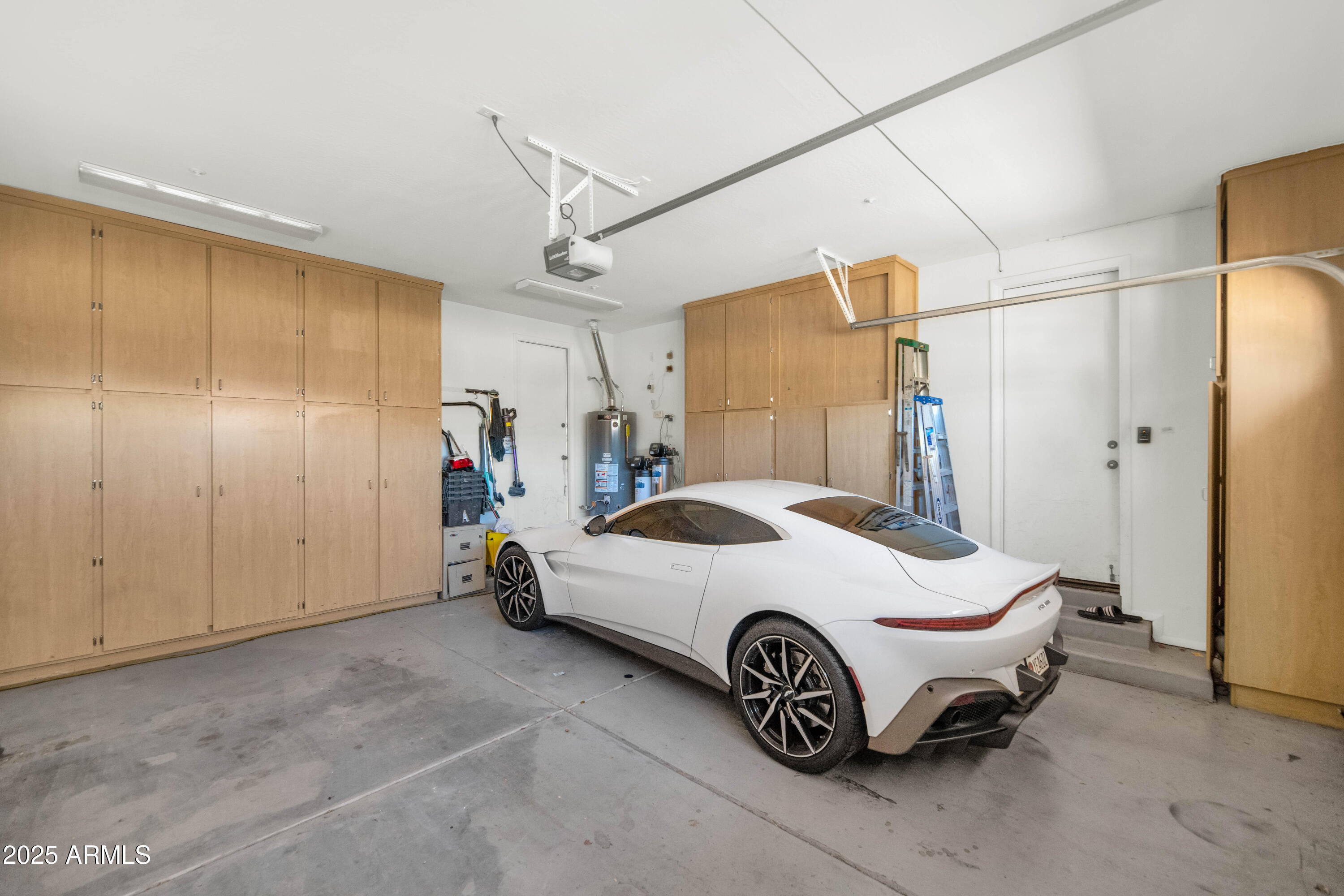 7941 E VIA DE LUNA Drive