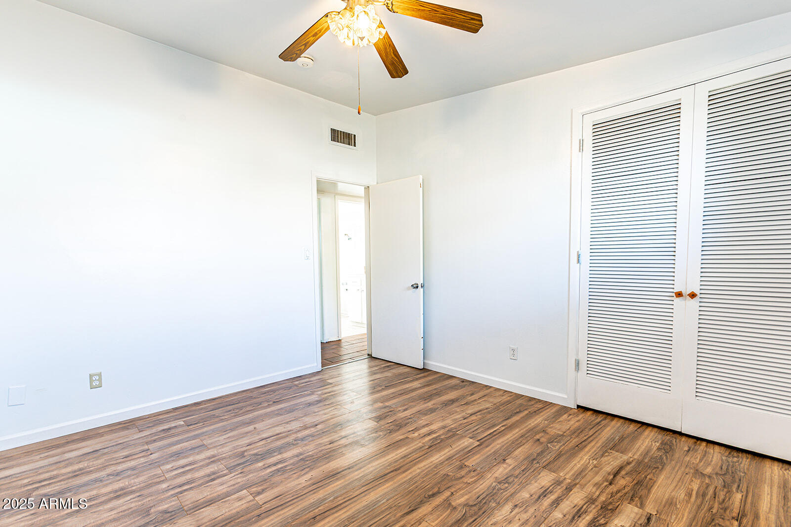 2033 W PALO VERDE Drive