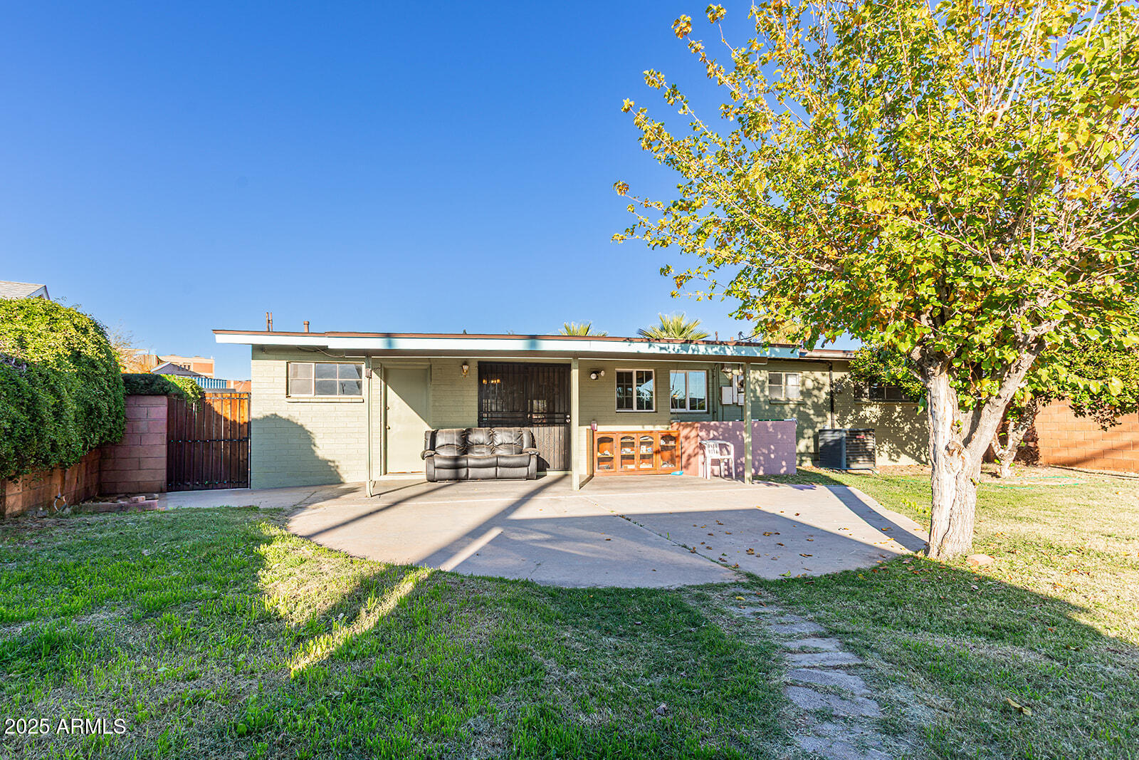 2033 W PALO VERDE Drive