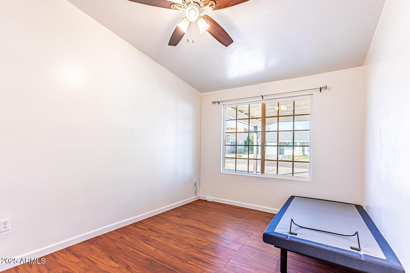 2033 W PALO VERDE Drive