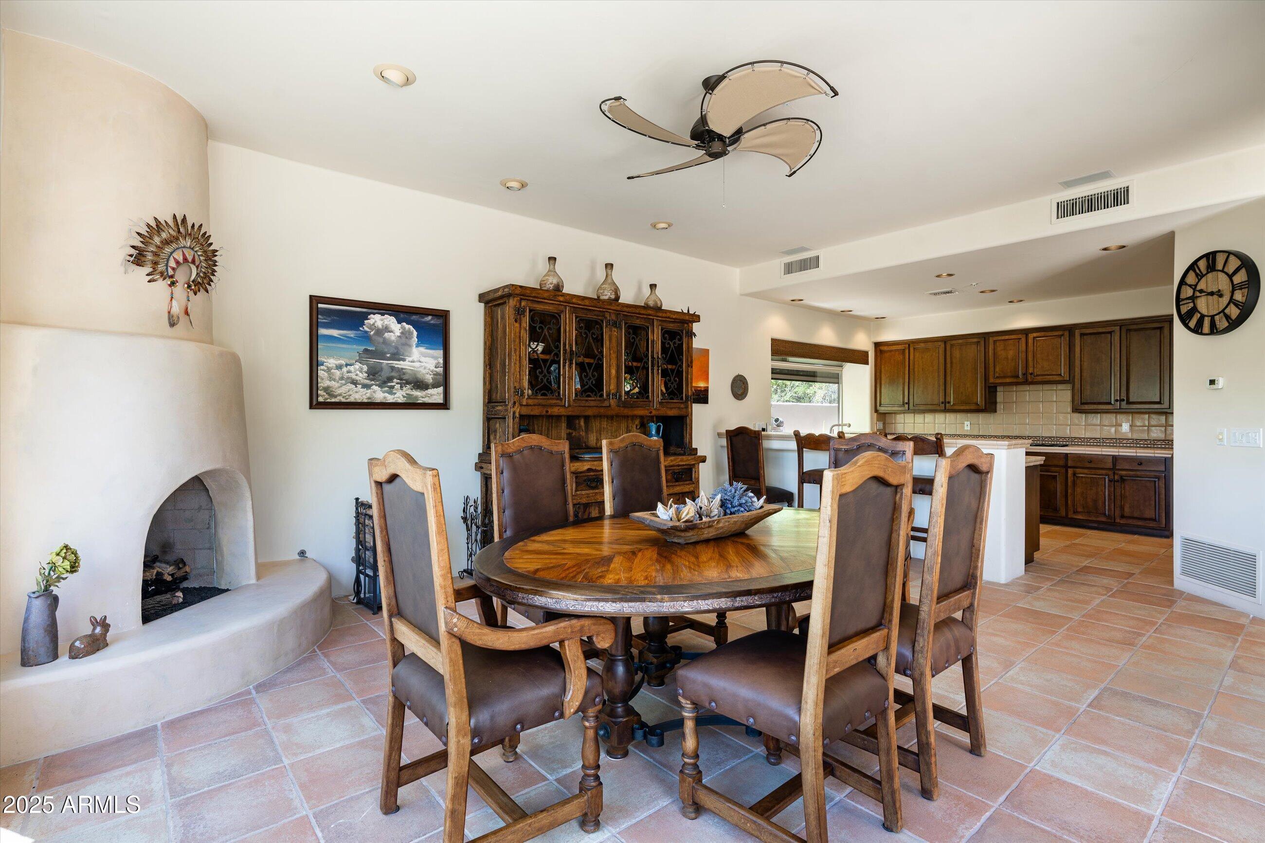 34221 N BOULDERS Parkway