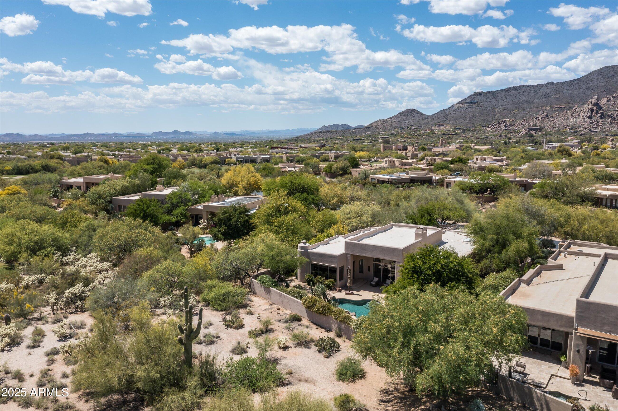 34221 N BOULDERS Parkway