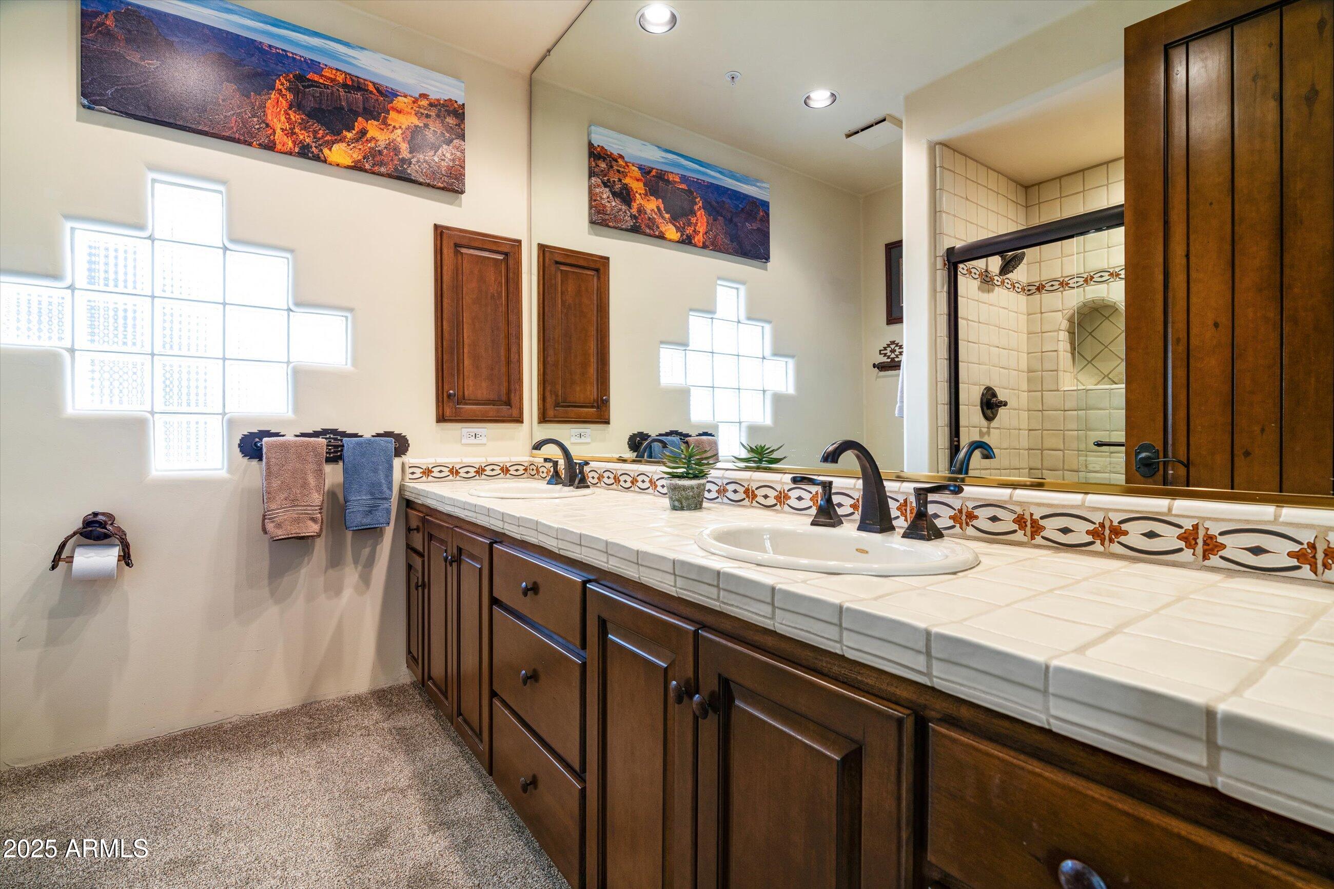 34221 N BOULDERS Parkway