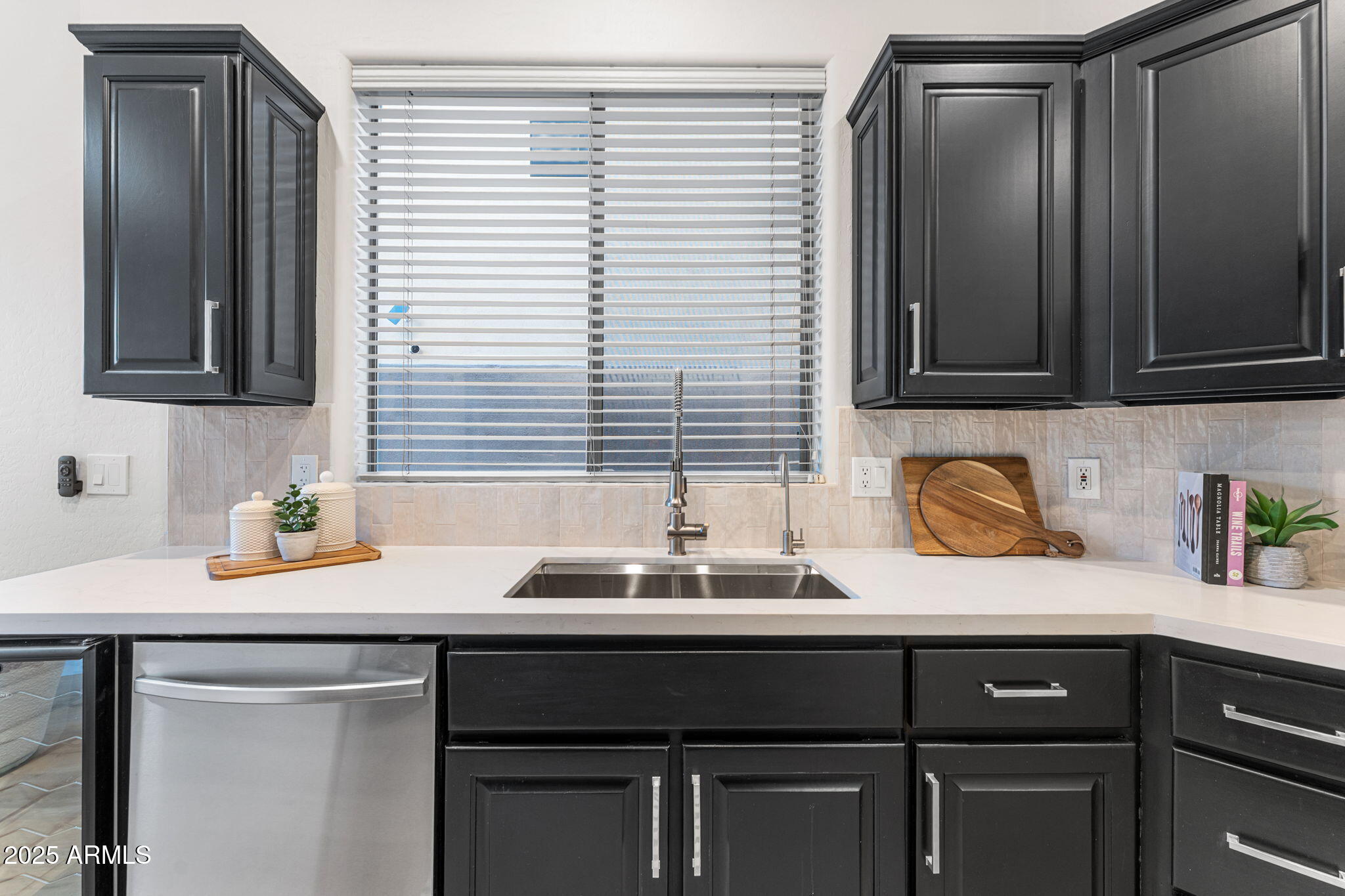 7266 E DEL ACERO Drive