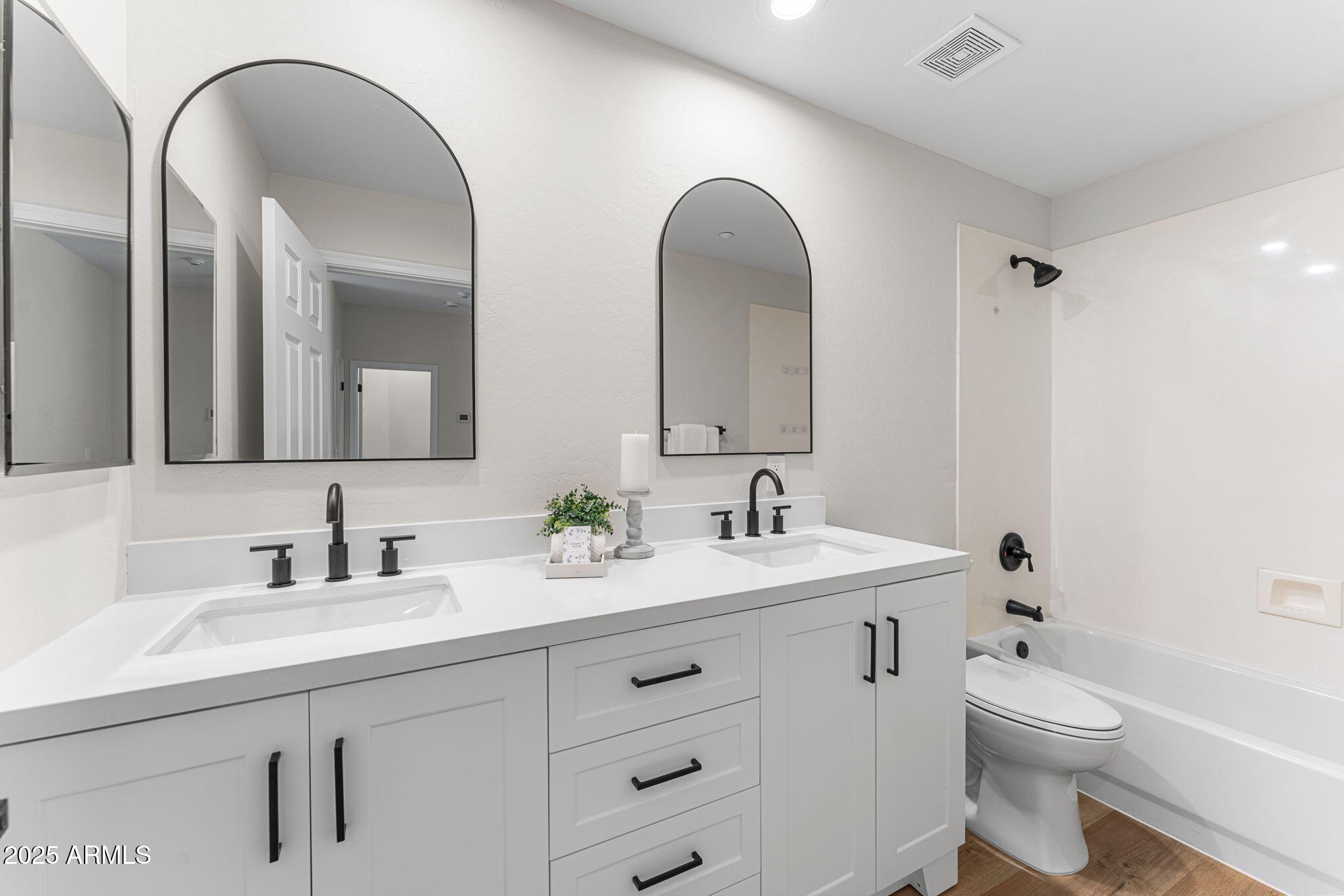 7266 E DEL ACERO Drive